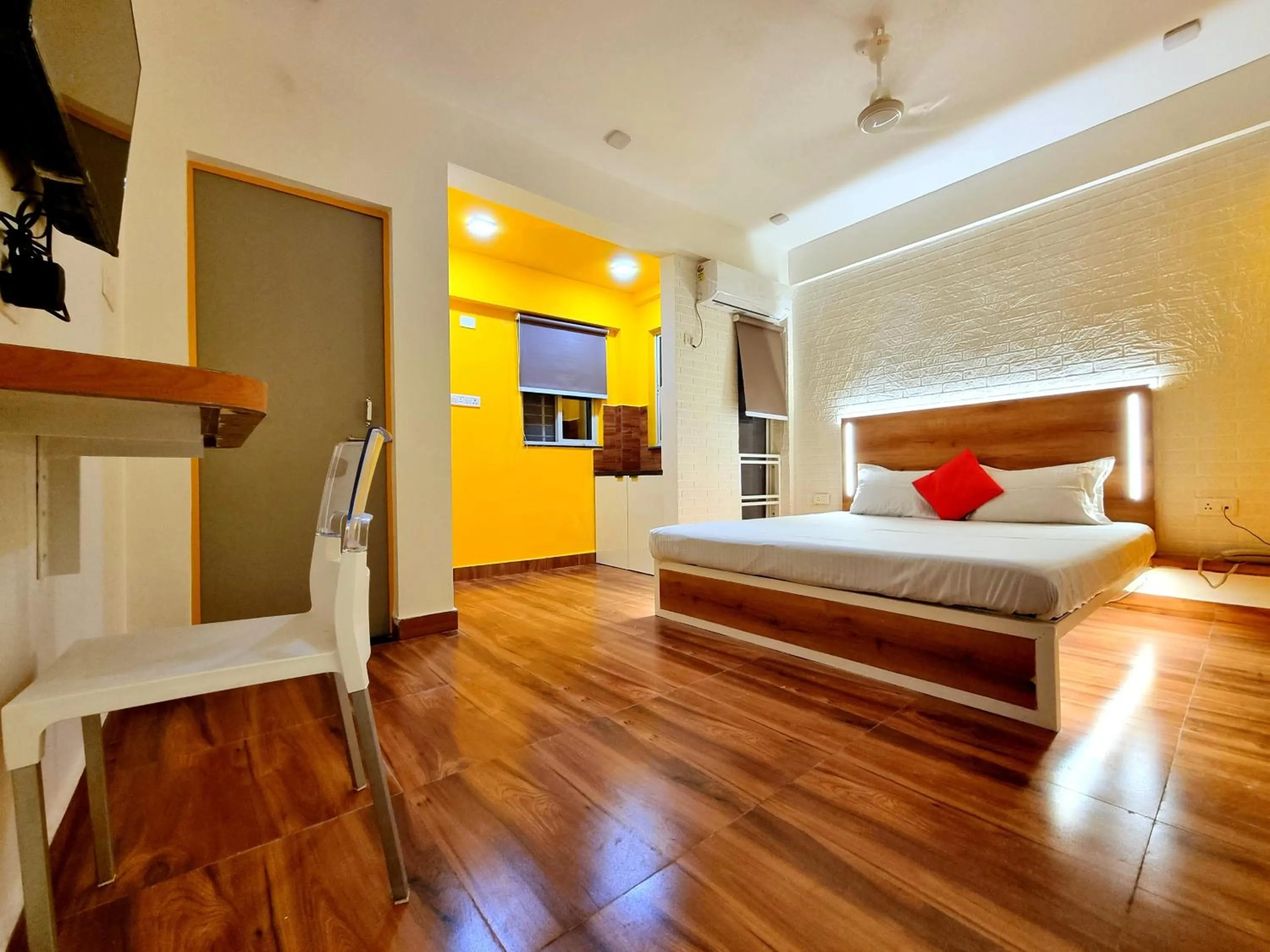 Photo of the whole room, Bed in Stayinn Nest