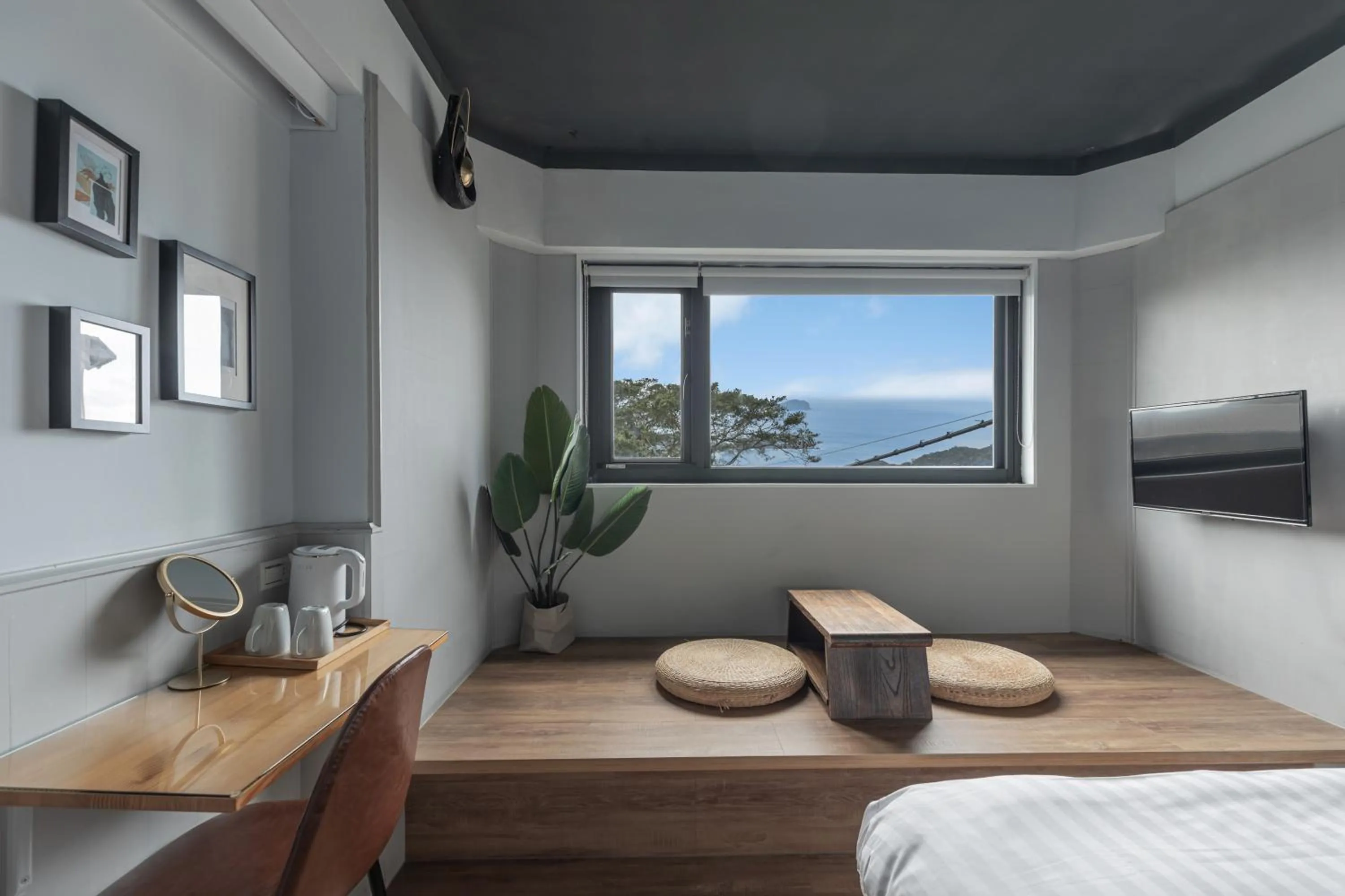 Photo of the whole room, Bed in Jiufen The Ocean Theory