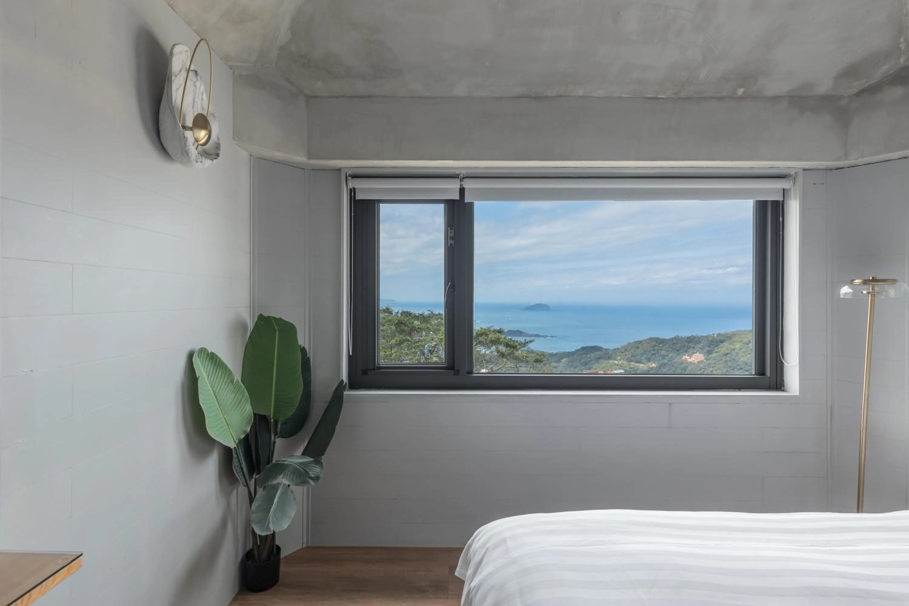 Bed in Jiufen The Ocean Theory