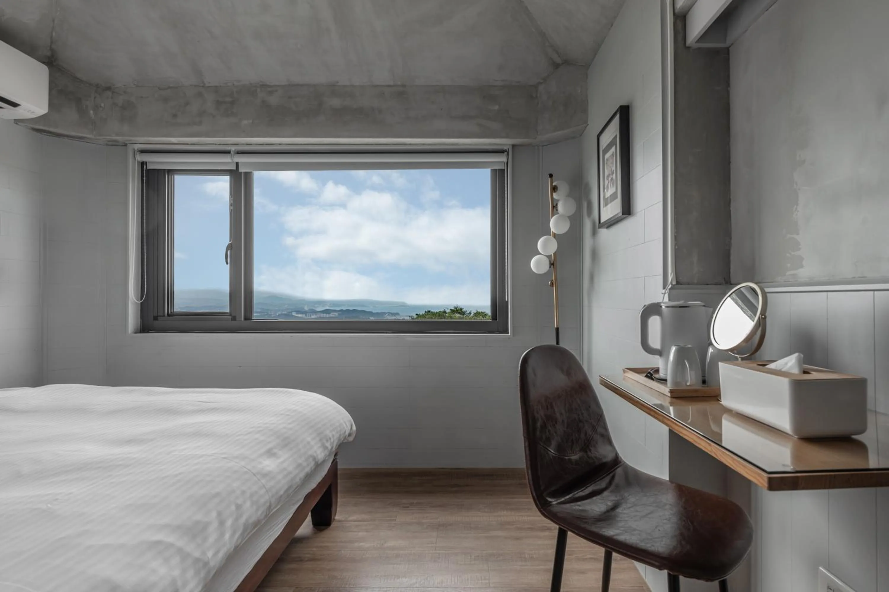 Photo of the whole room, Bed in Jiufen The Ocean Theory