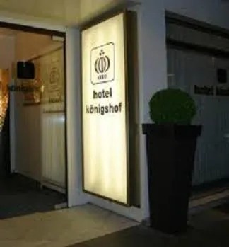 Facade/entrance in Hotel Königshof The Arthouse