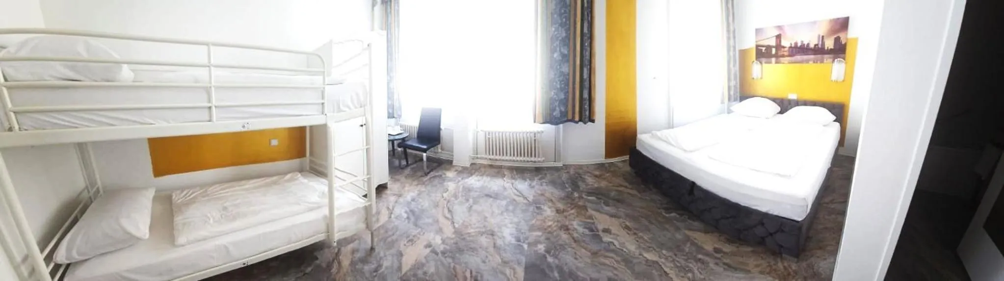 Photo of the whole room, Bed in Hotel Königshof The Arthouse