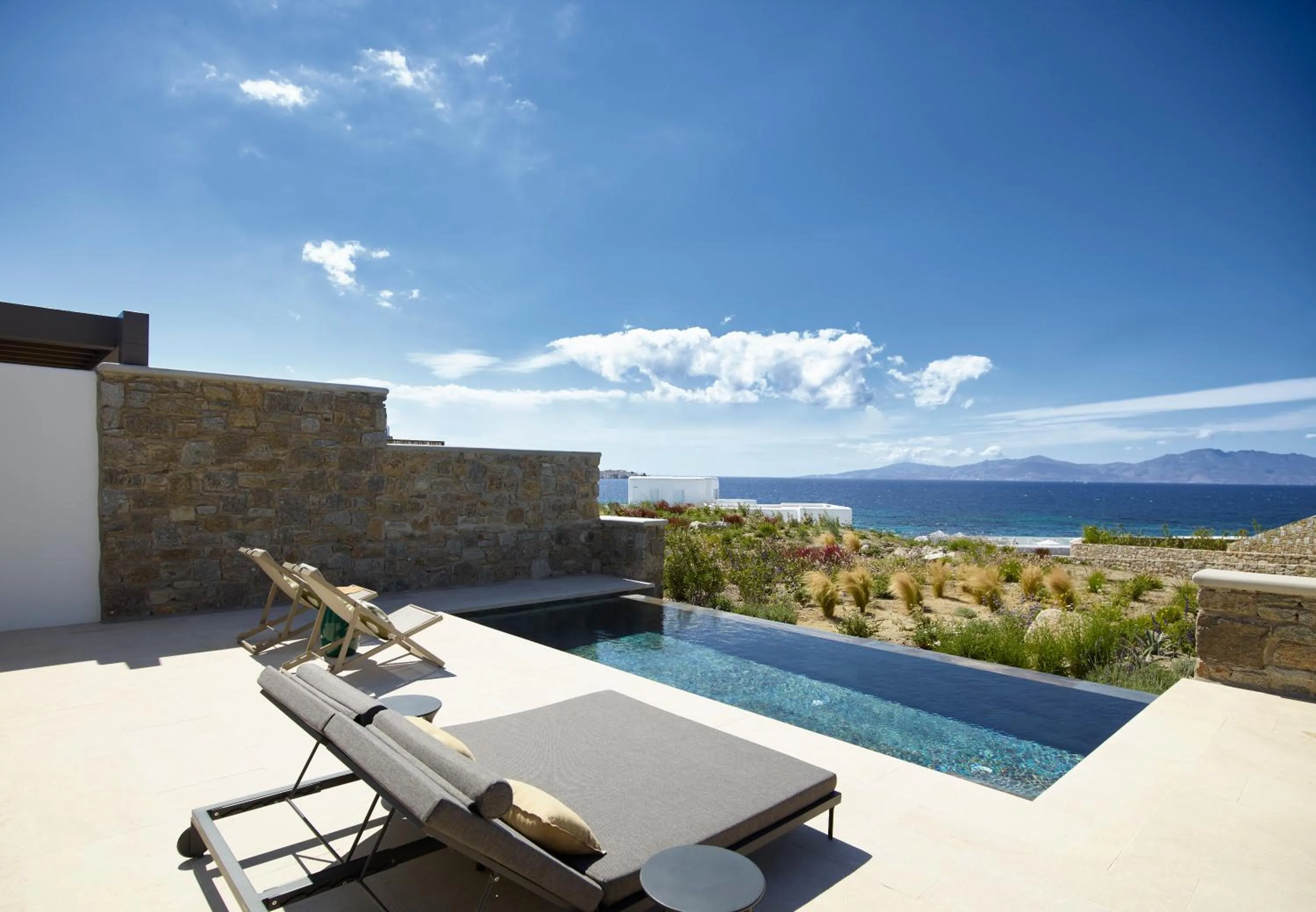 Balcony/Terrace in Bonzoe Suites & Villas