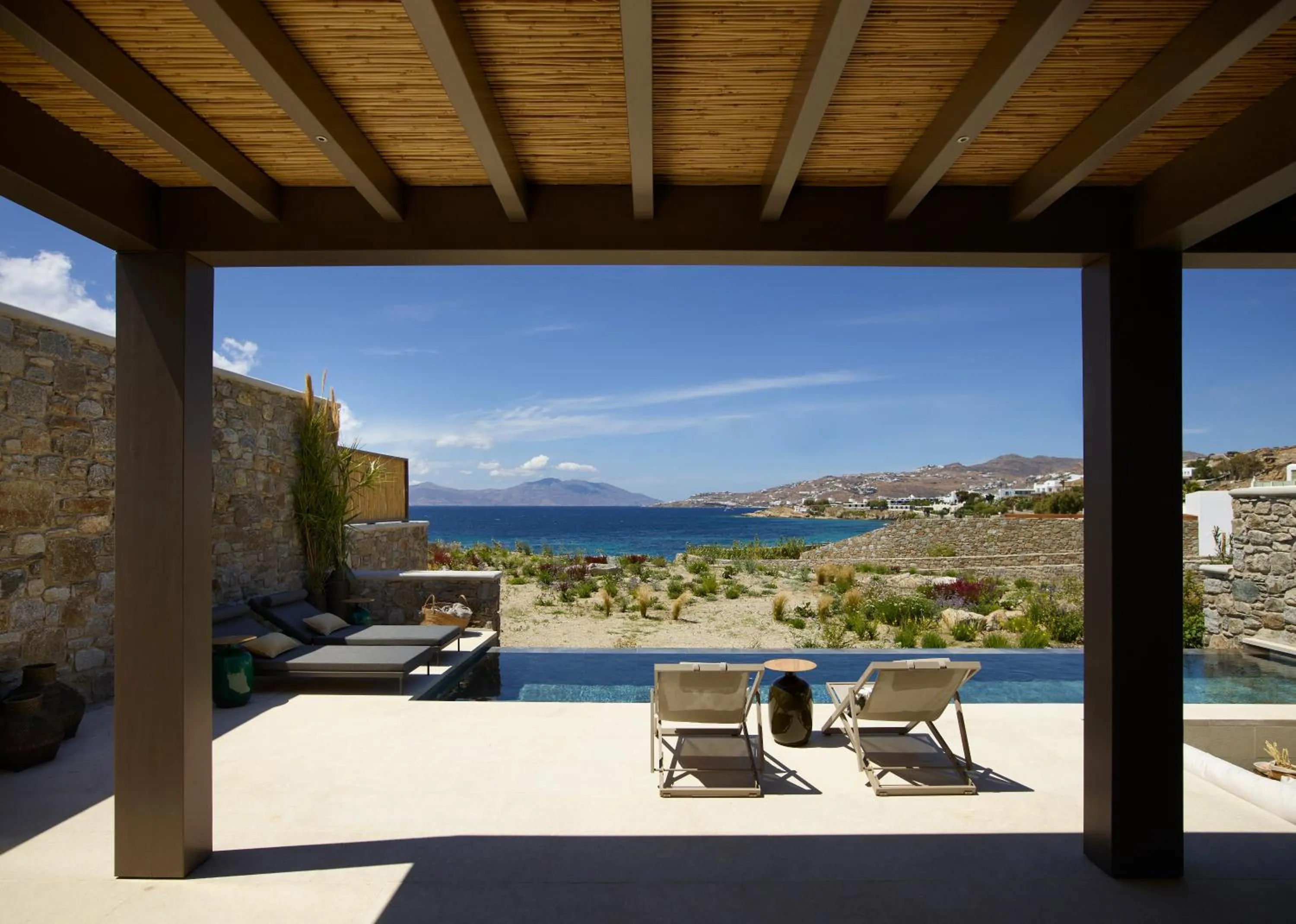 Balcony/Terrace in Bonzoe Suites & Villas