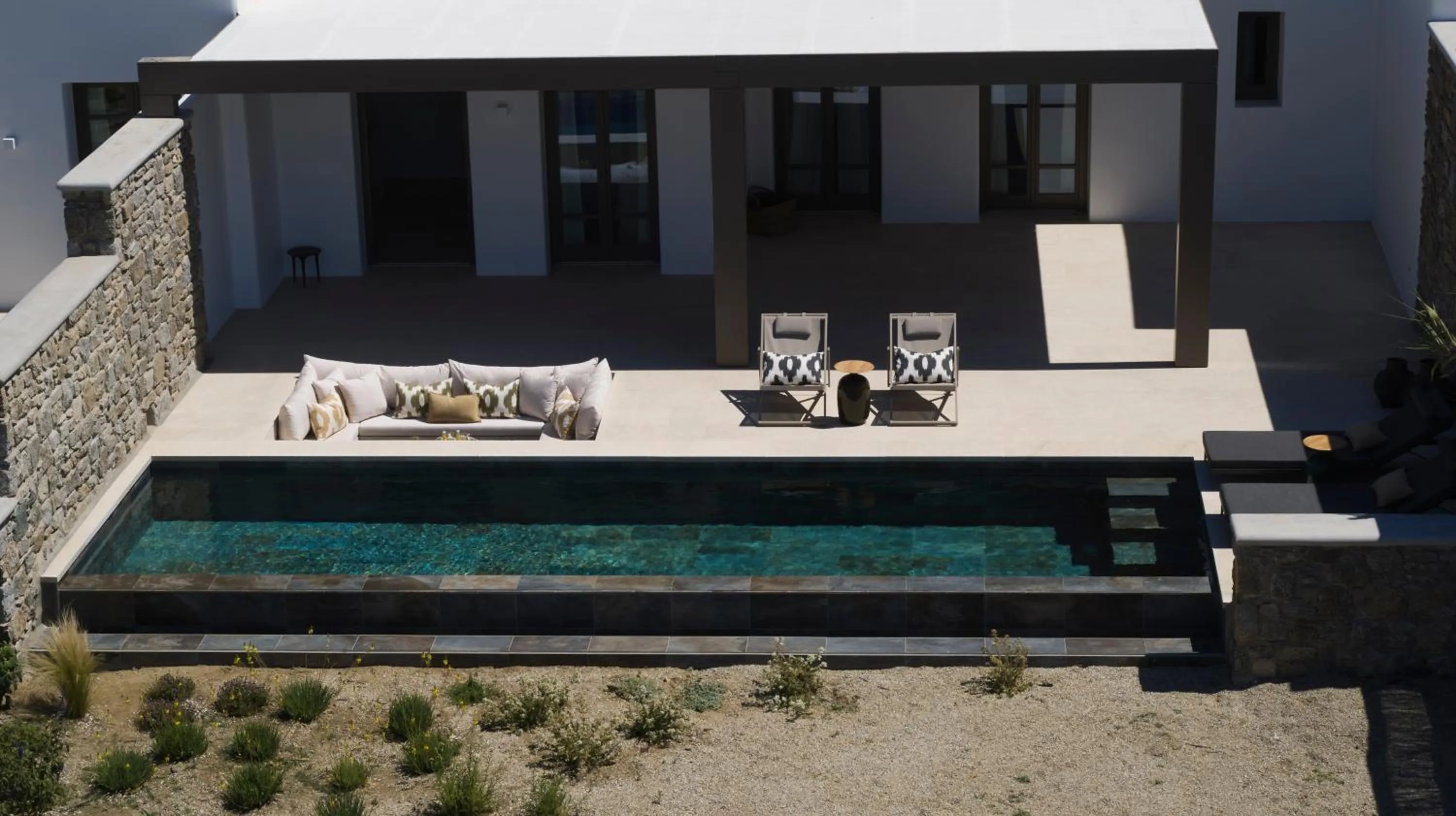 Balcony/Terrace in Bonzoe Suites & Villas