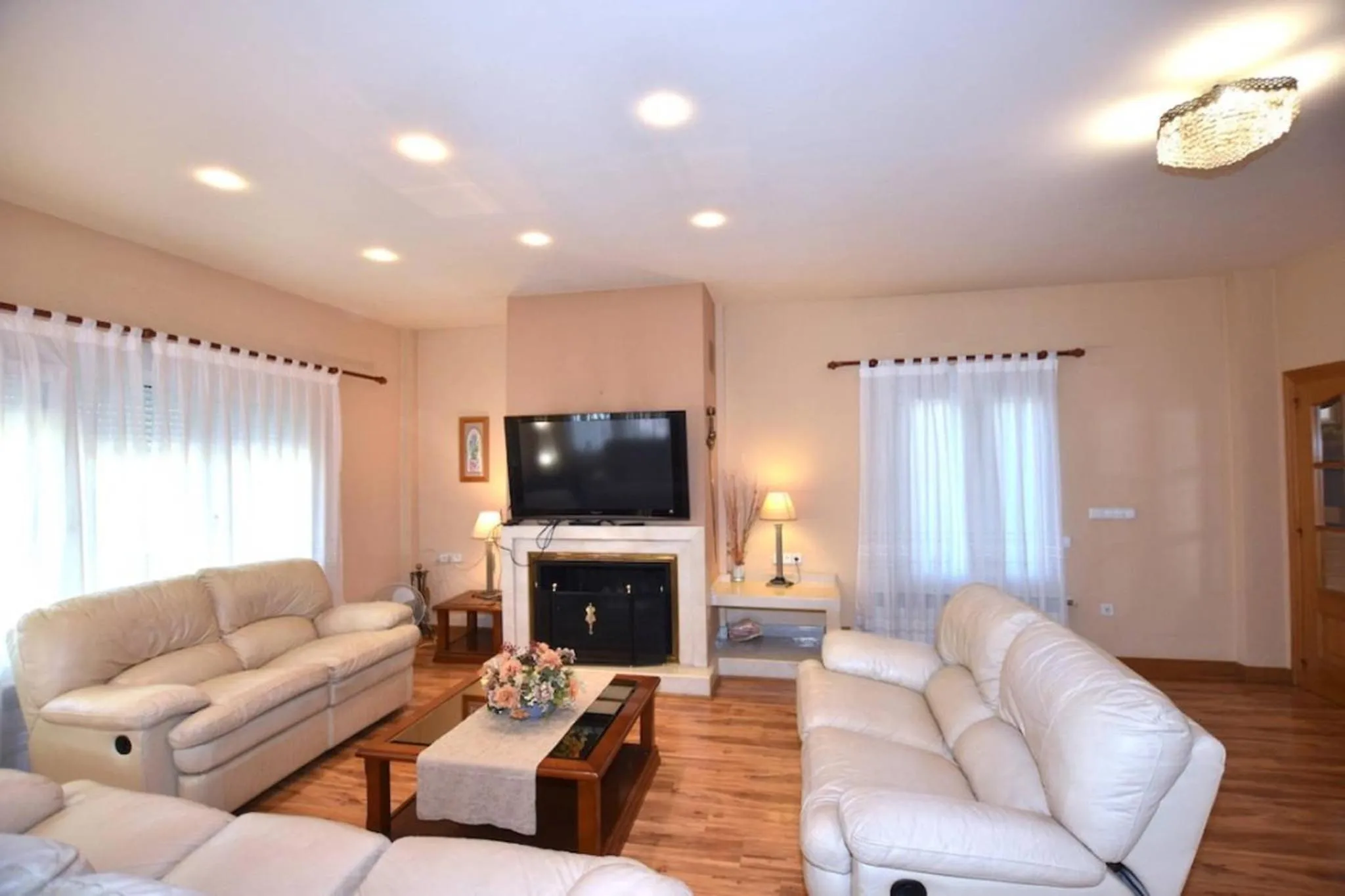 TV and multimedia in Torreta Of Gormaig, House with swimming pool