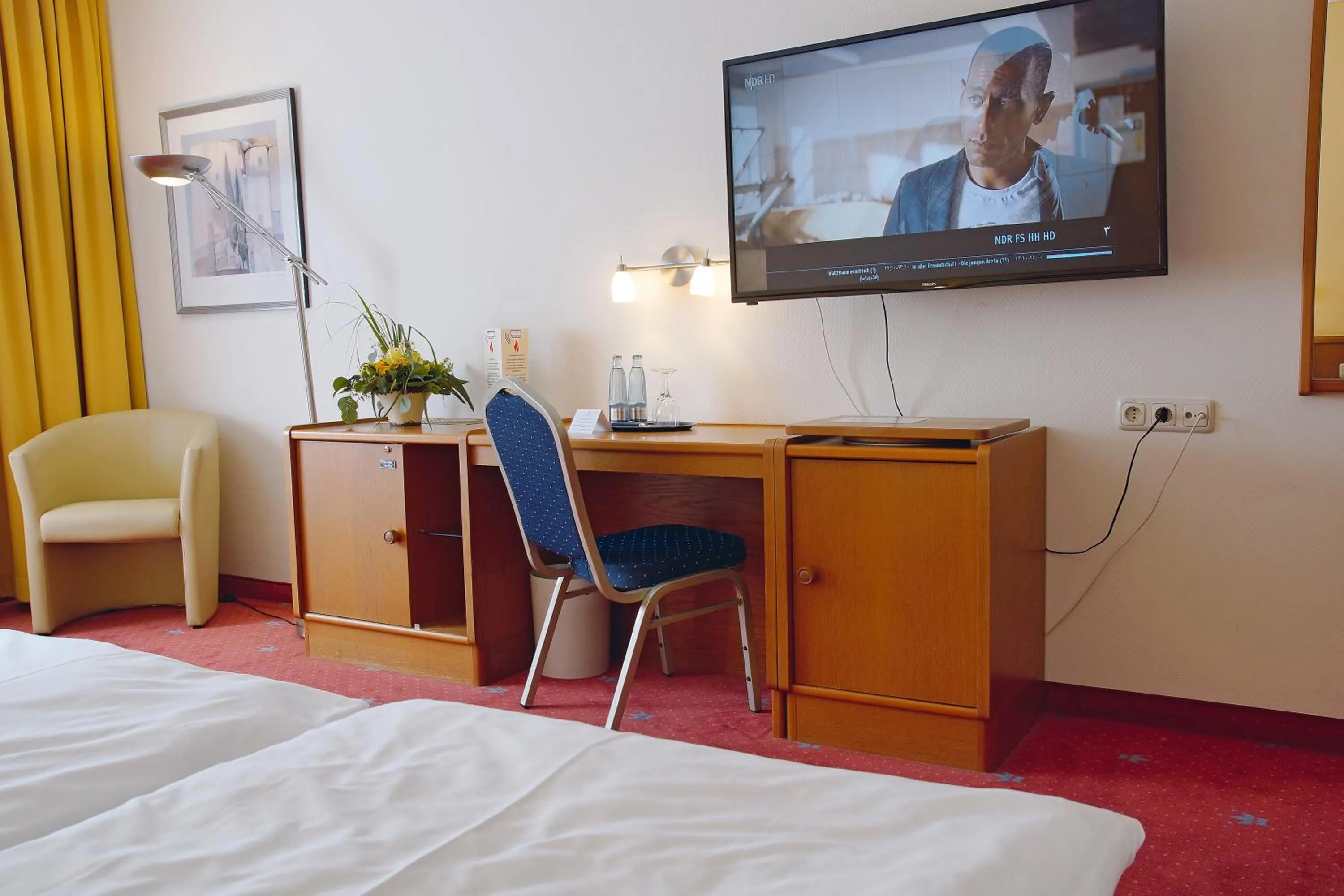 TV and multimedia, Bed in AVALON Hotelpark Königshof