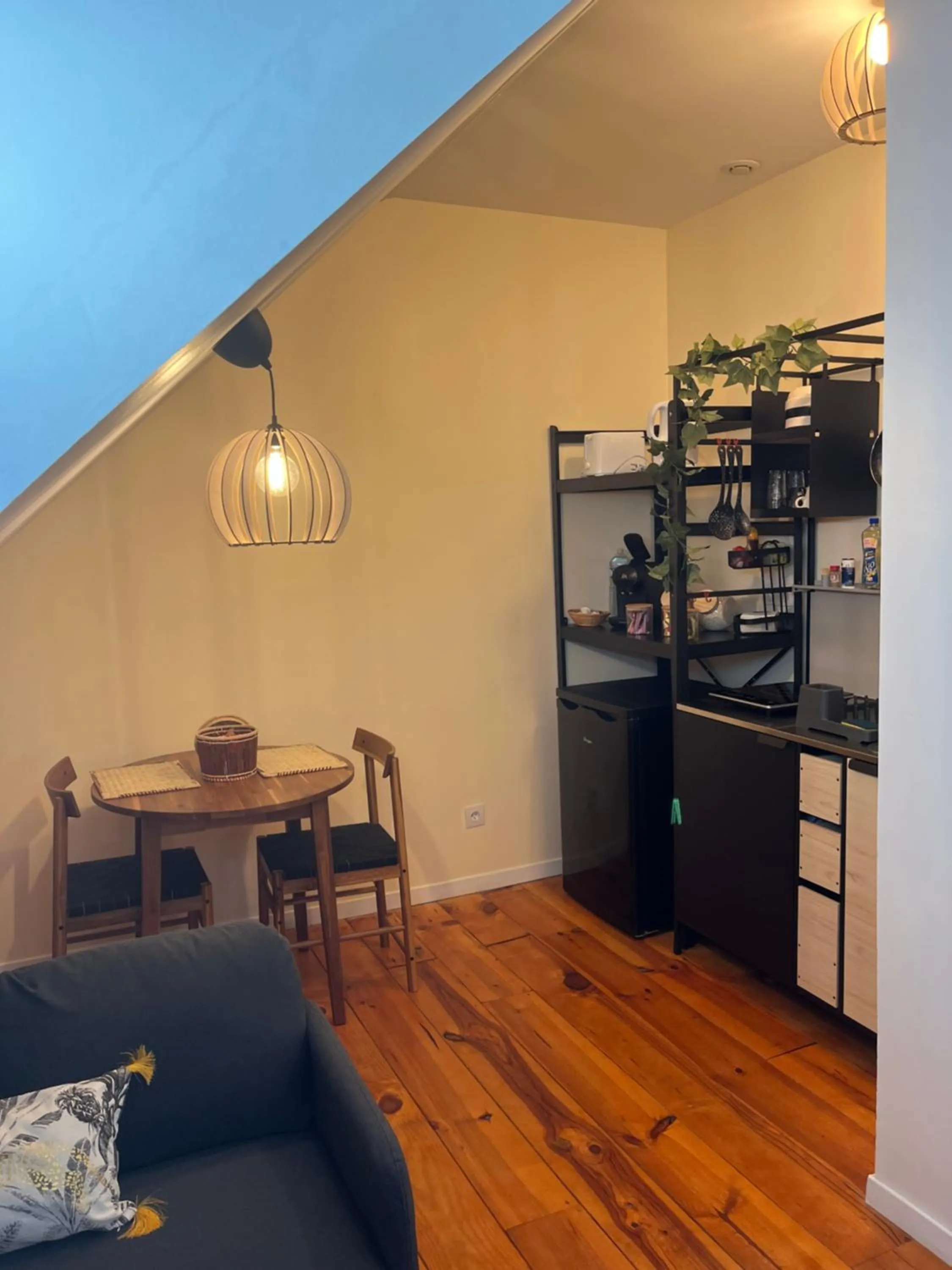 Dining area in Couette et Tartine