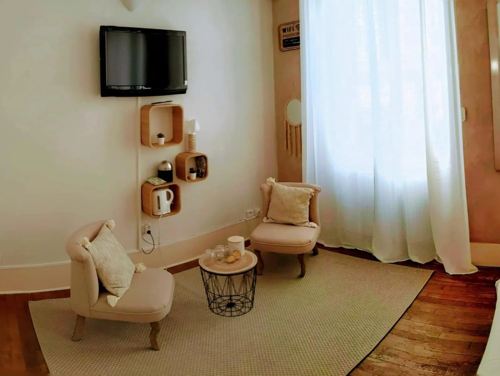 Seating area in Couette et Tartine