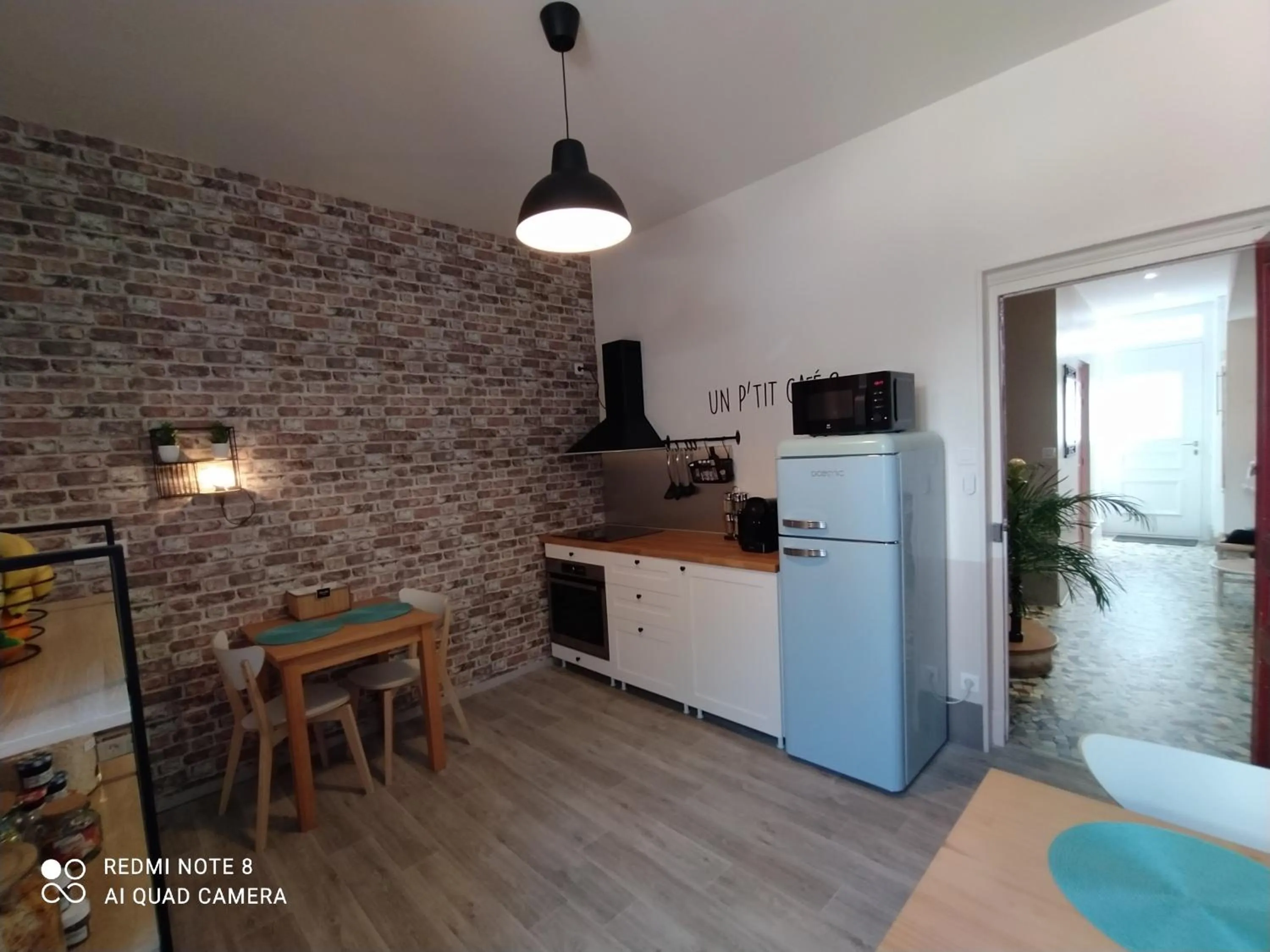 Communal kitchen in Couette et Tartine