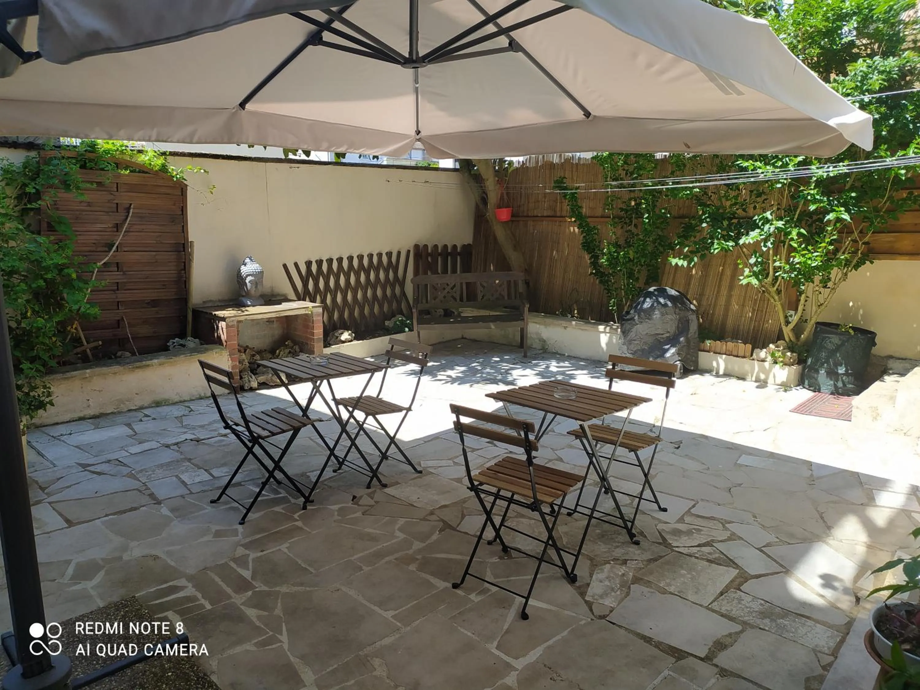 Patio in Couette et Tartine