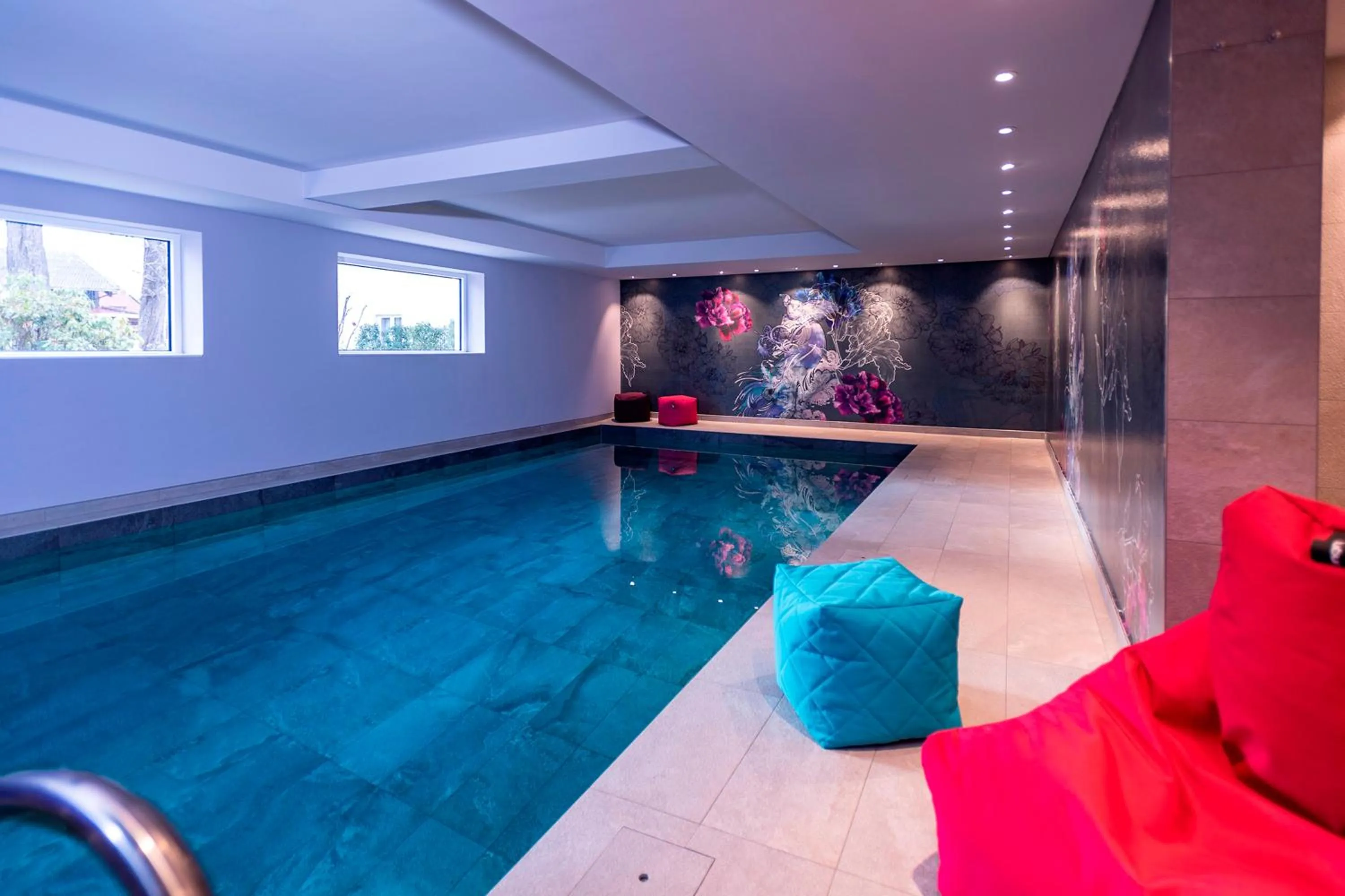 Swimming pool in Parkhotel Bilm im Glück am Stadtrand Hannovers