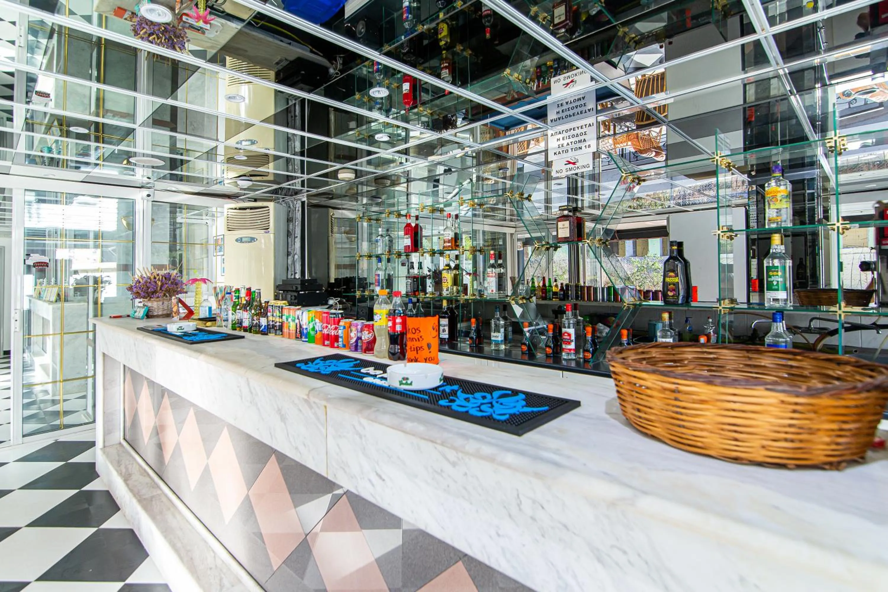 Lounge or bar in ICandy Sol