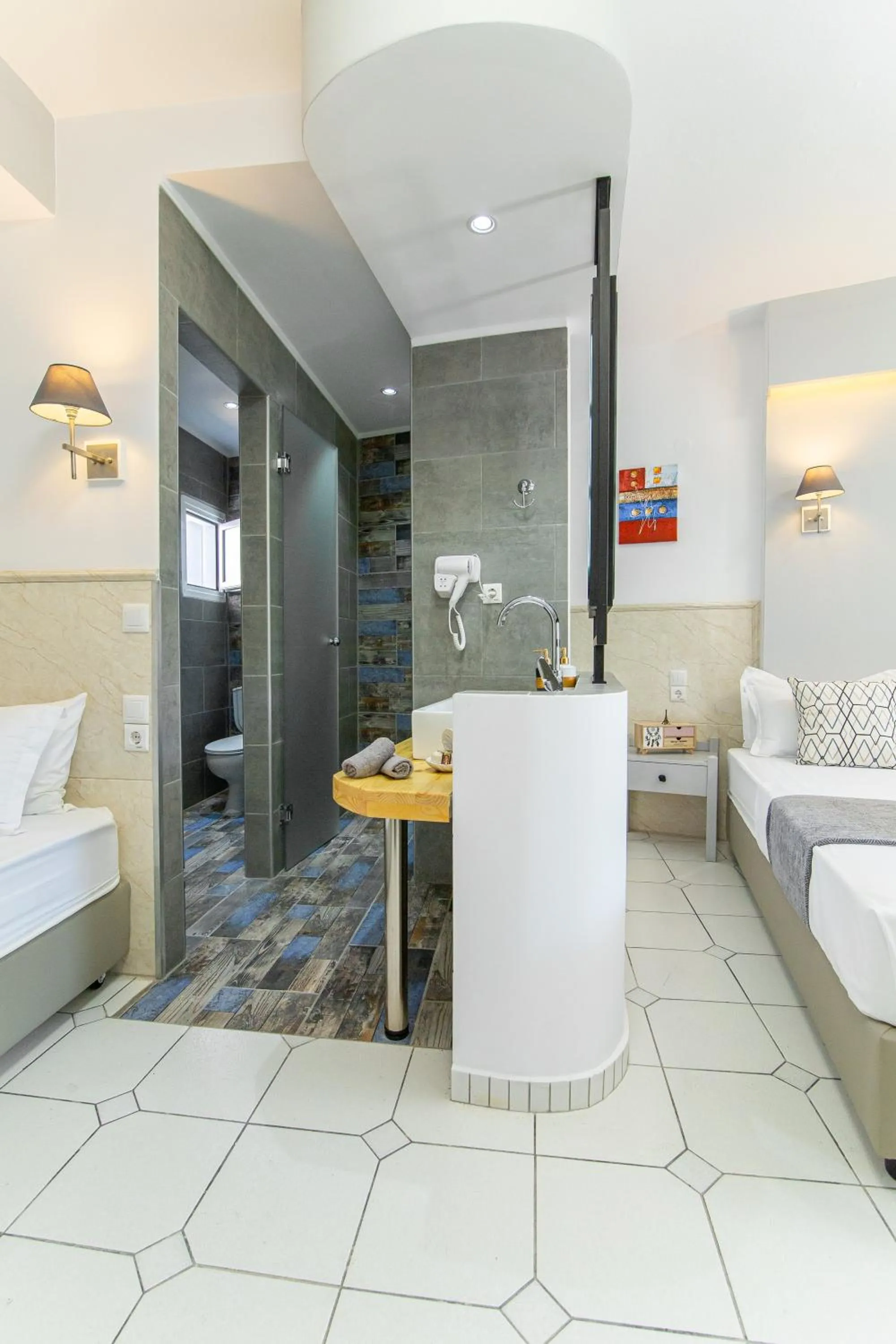 Bathroom in ICandy Sol