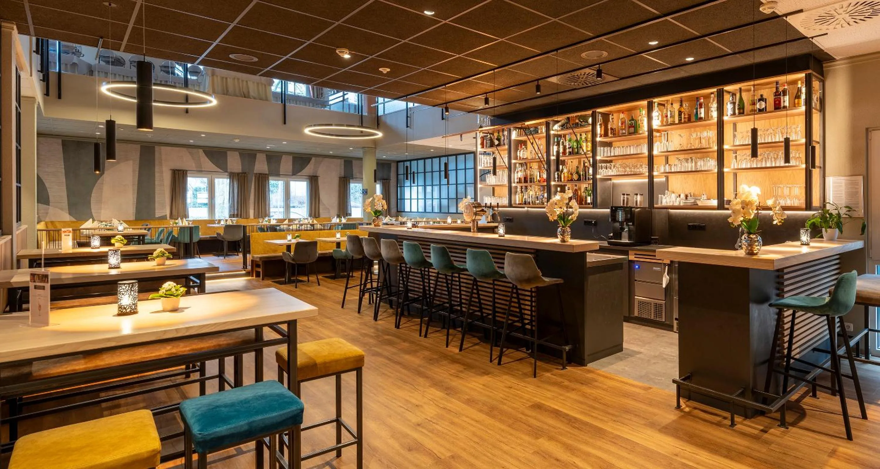 Lounge or bar in Sure Hotel by Best Western Hilden-Düsseldorf