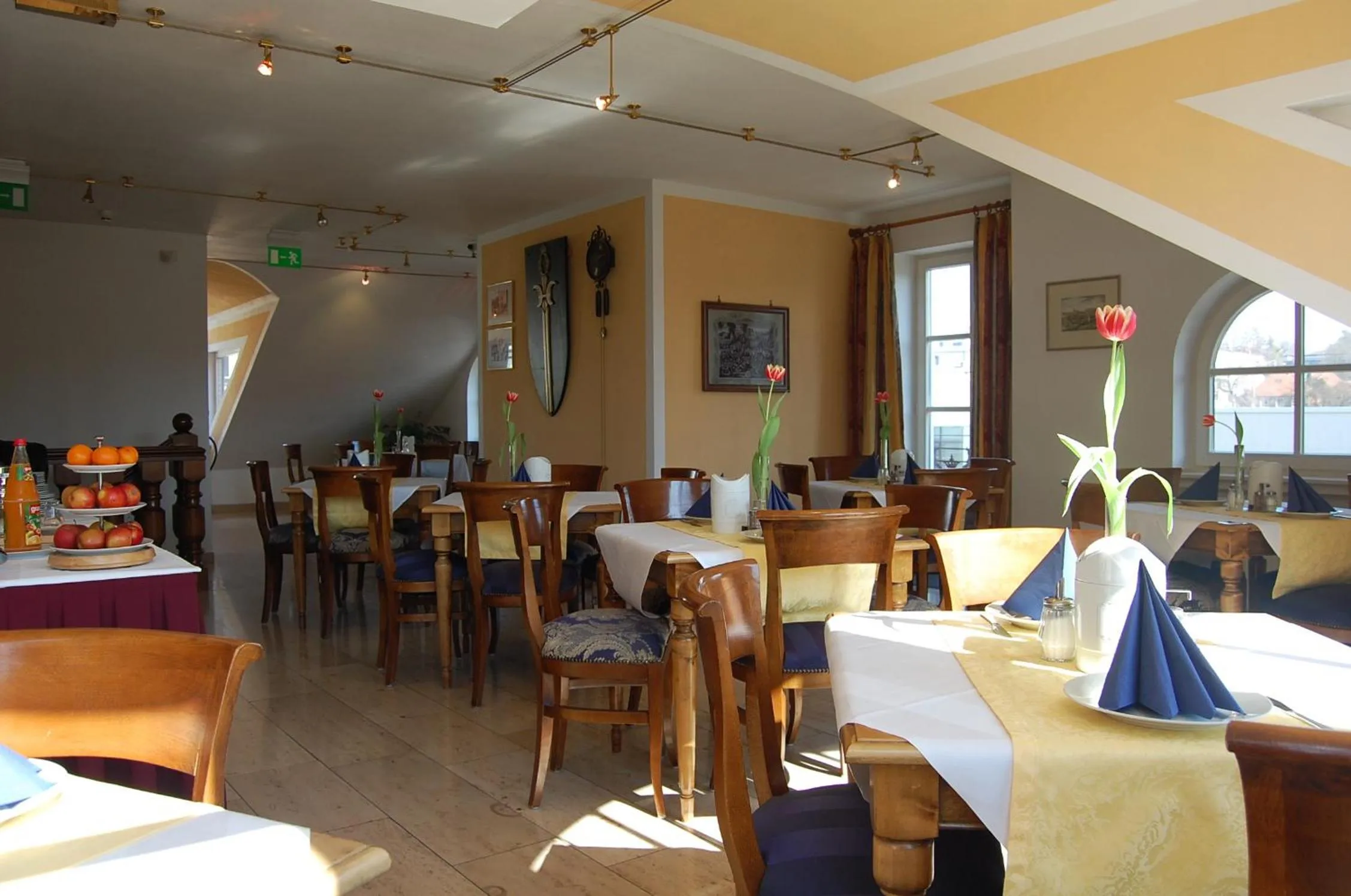 Restaurant/places to eat in Hotel Königin Olga