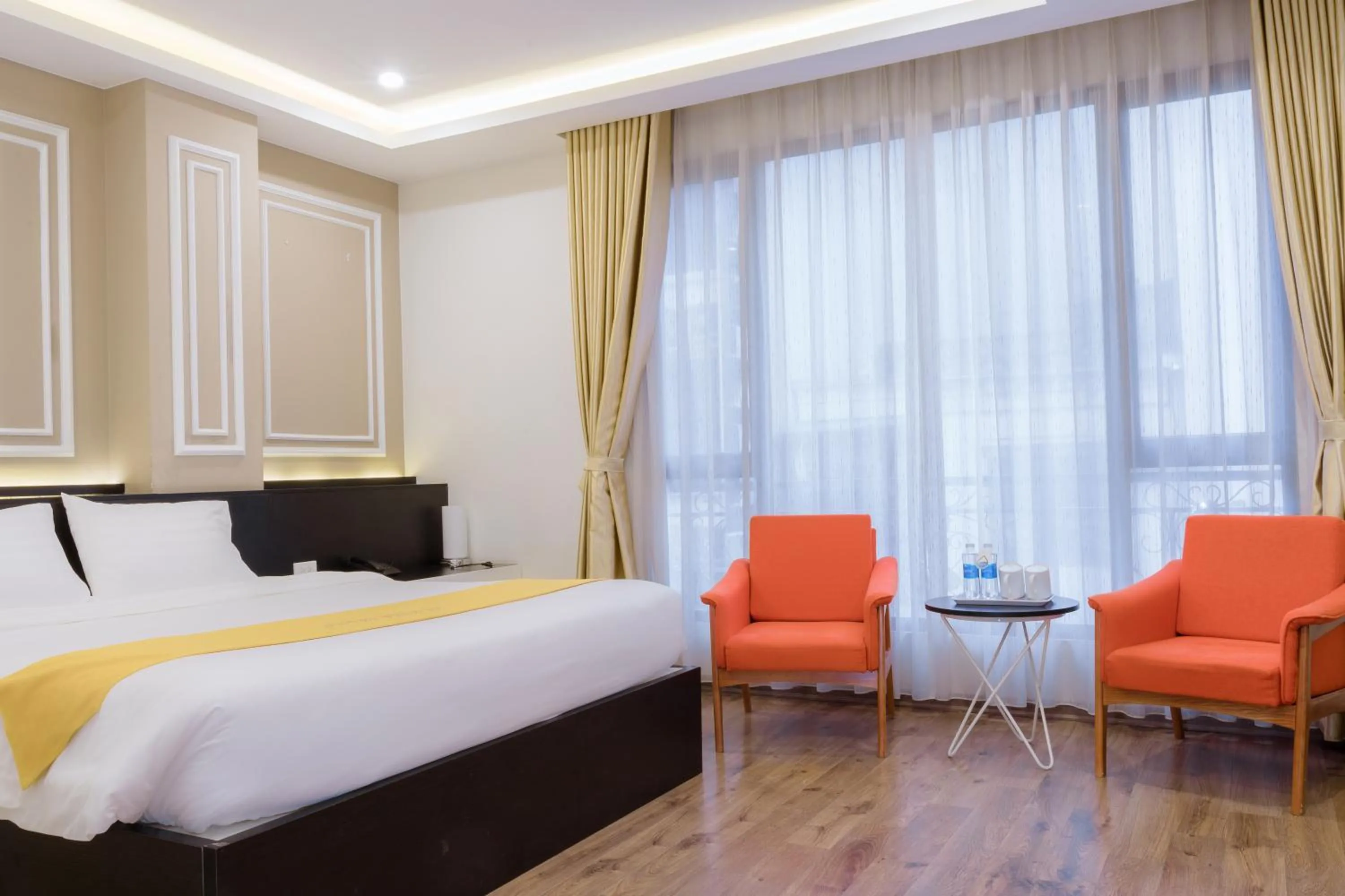 Seating area, Bed in Hotel Villa Ju