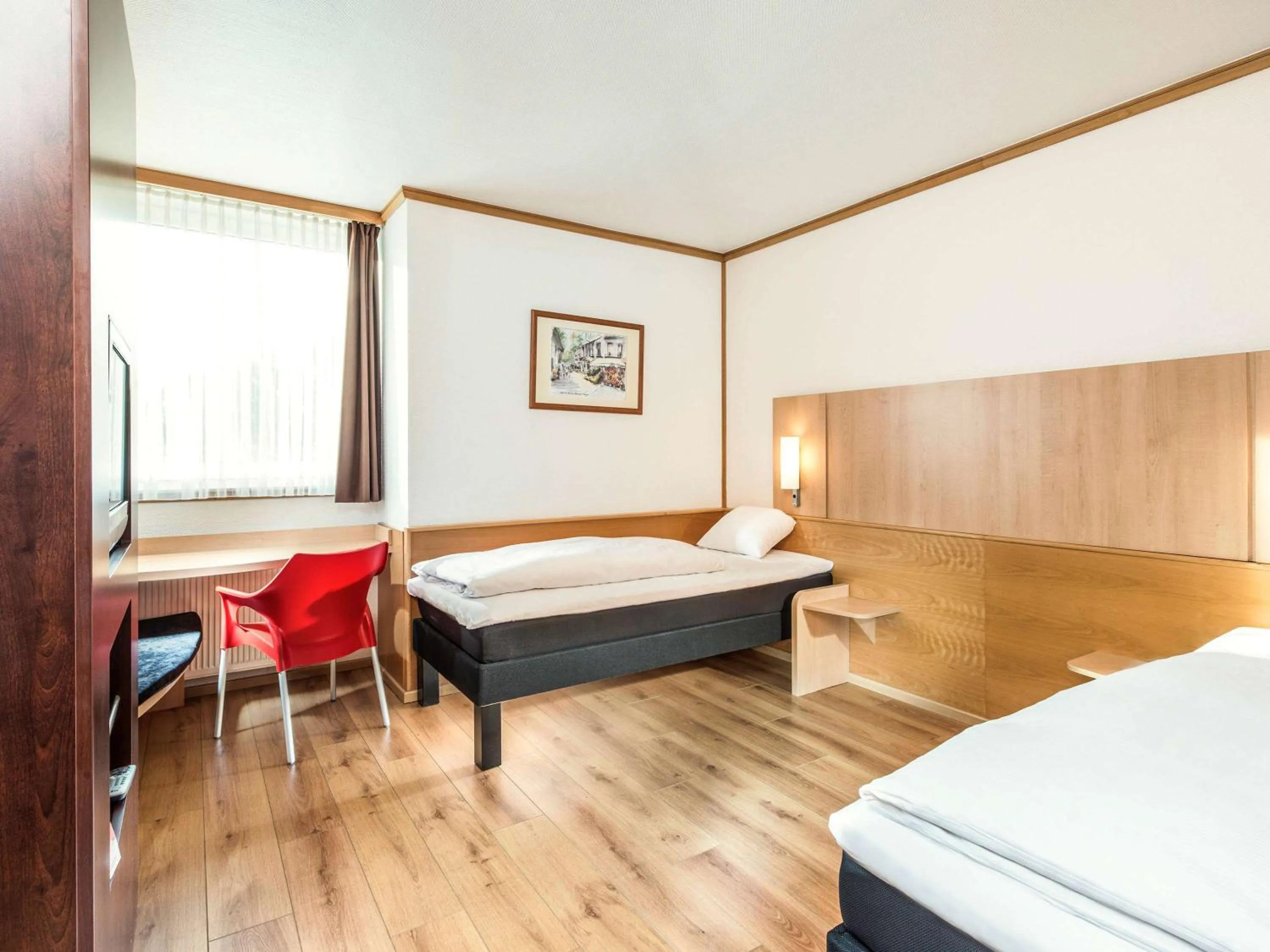 Photo of the whole room, Bed in ibis Hotel Eisenach