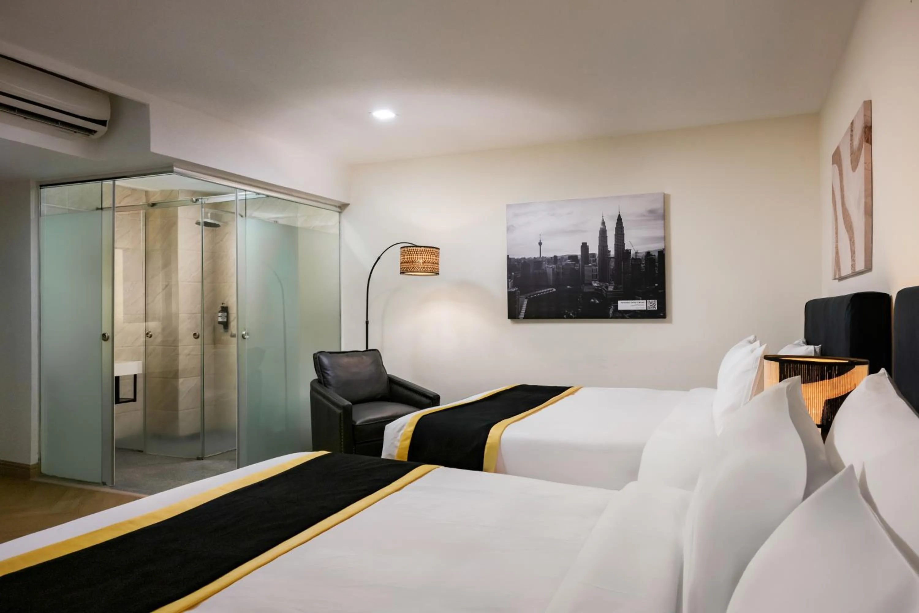 Deluxe Twin in BRYQS Hotel