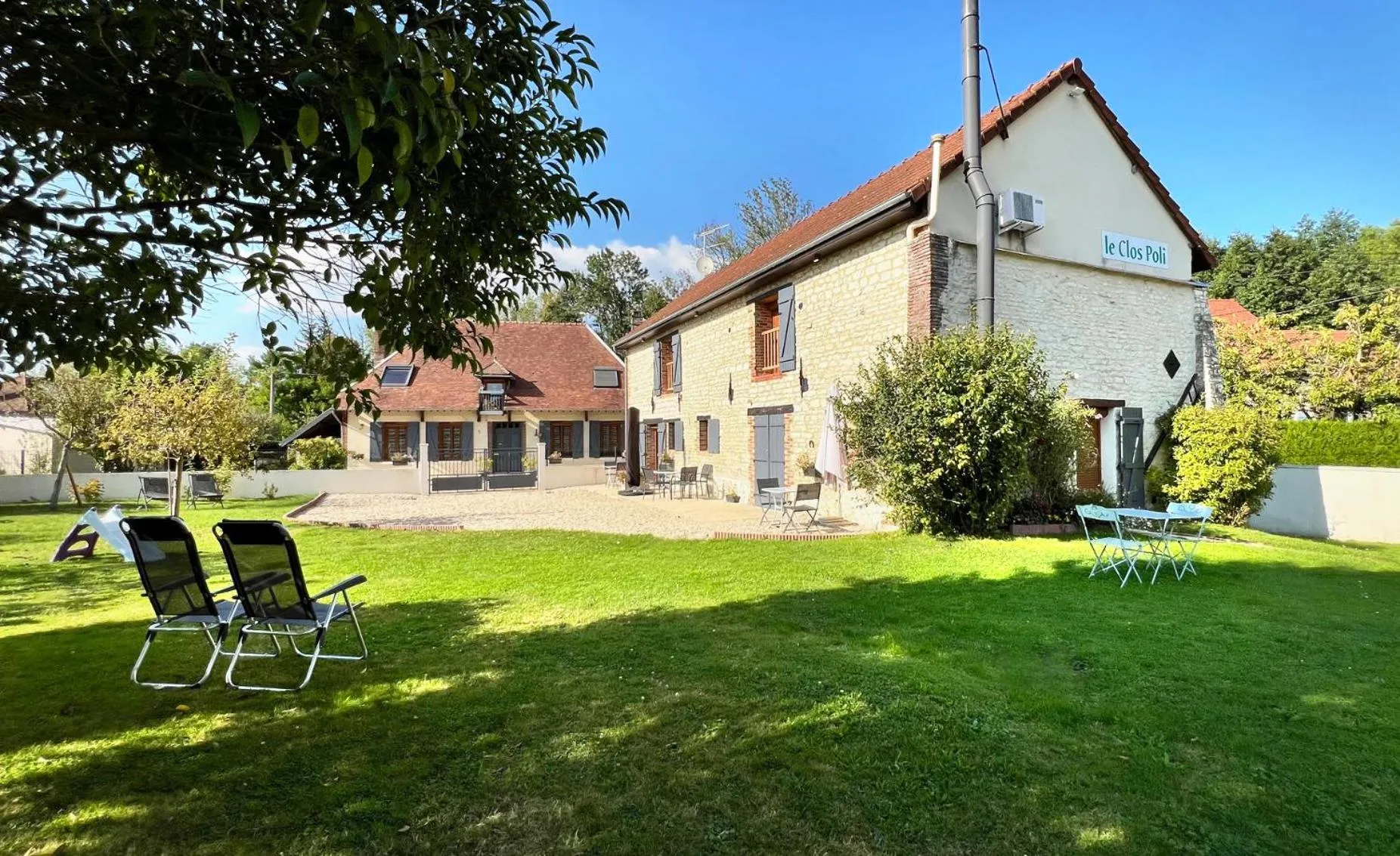 Property building in Chambres d'hôtes Le Clos Poli