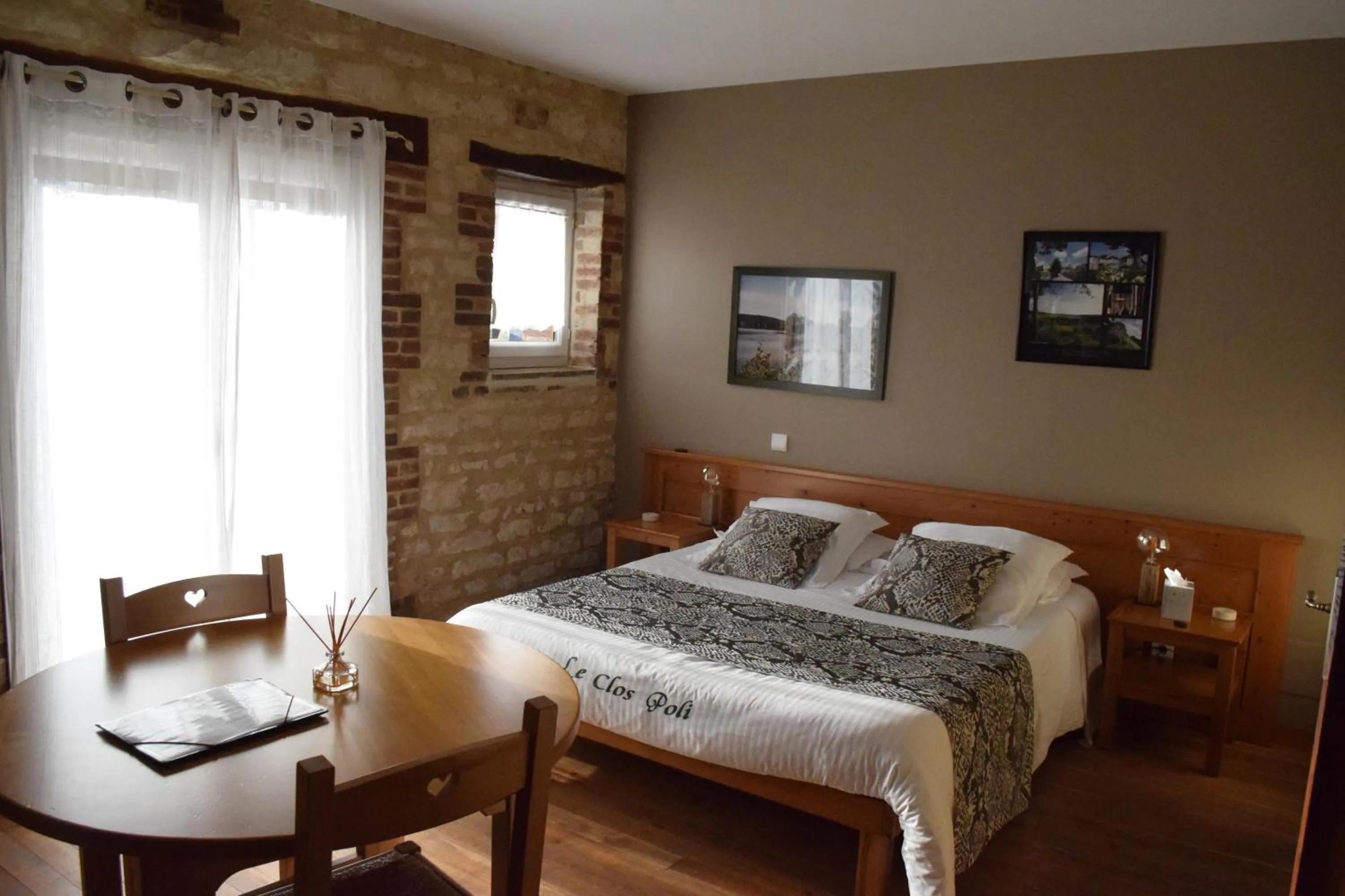 Photo of the whole room, Bed in Chambres d'hôtes Le Clos Poli