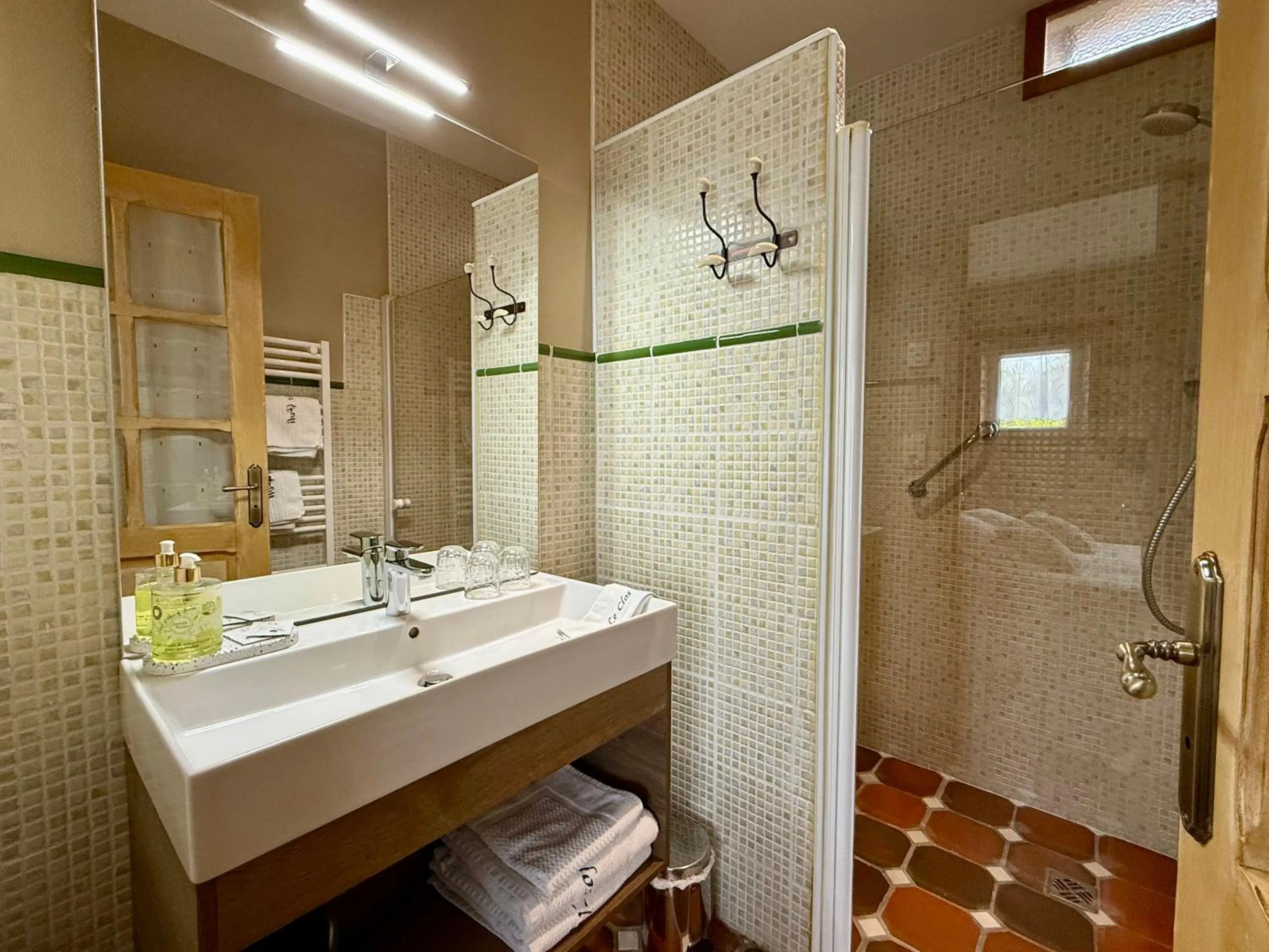 Shower in Chambres d'hôtes Le Clos Poli