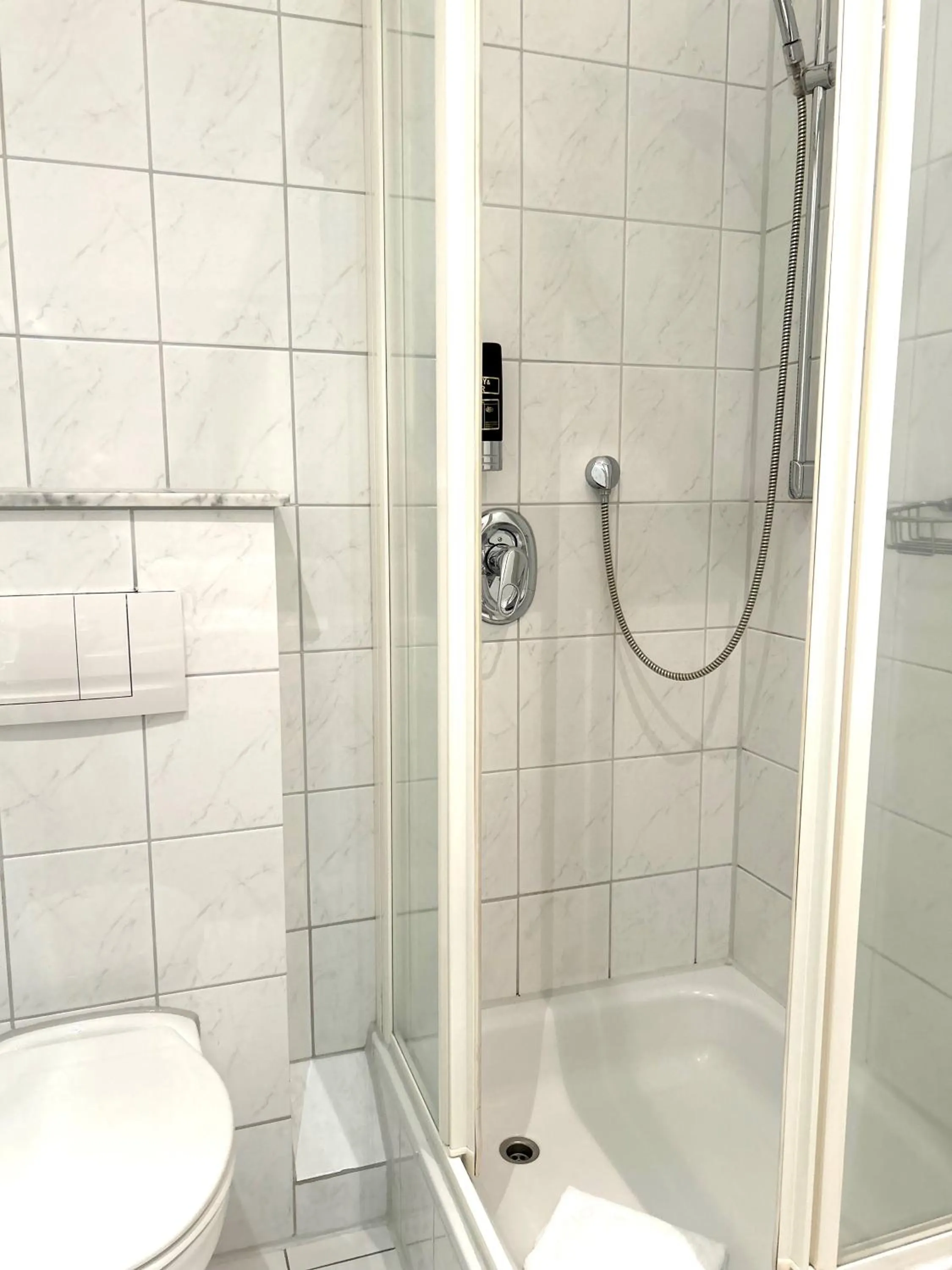 Shower in Sure Hotel by Best Western Wilhelmshaven City