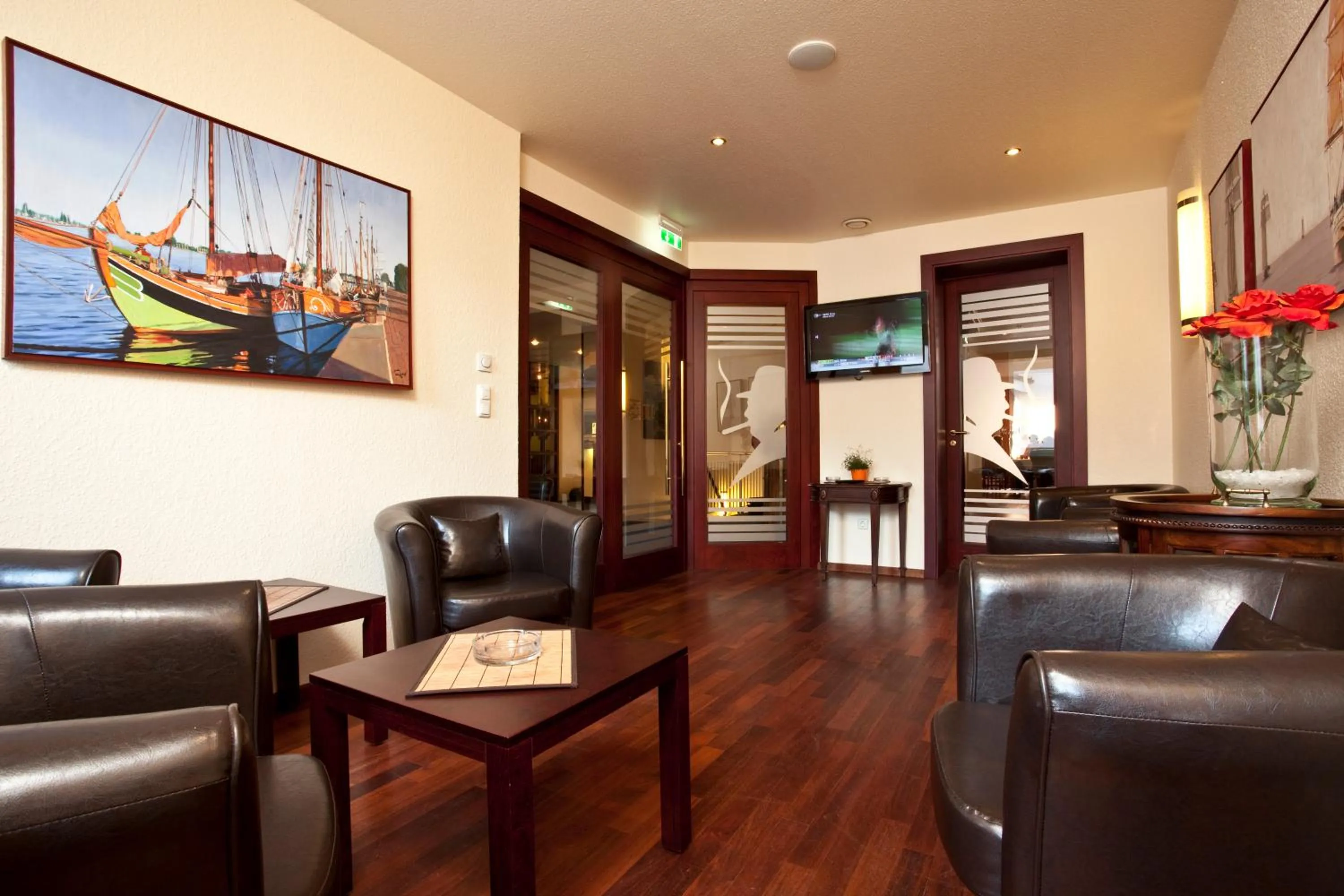 Lounge or bar in Sure Hotel by Best Western Wilhelmshaven City