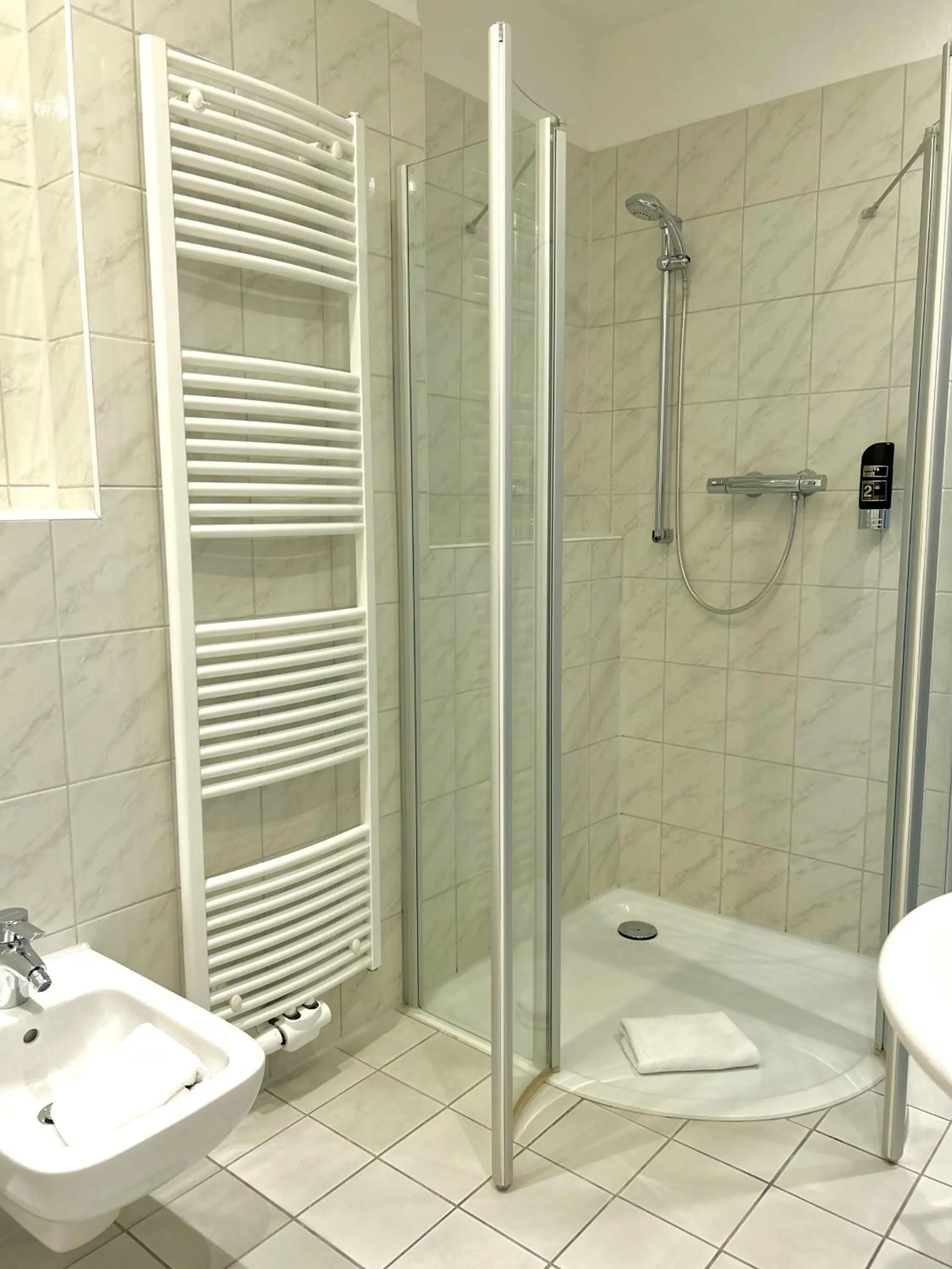 Shower in Sure Hotel by Best Western Wilhelmshaven City