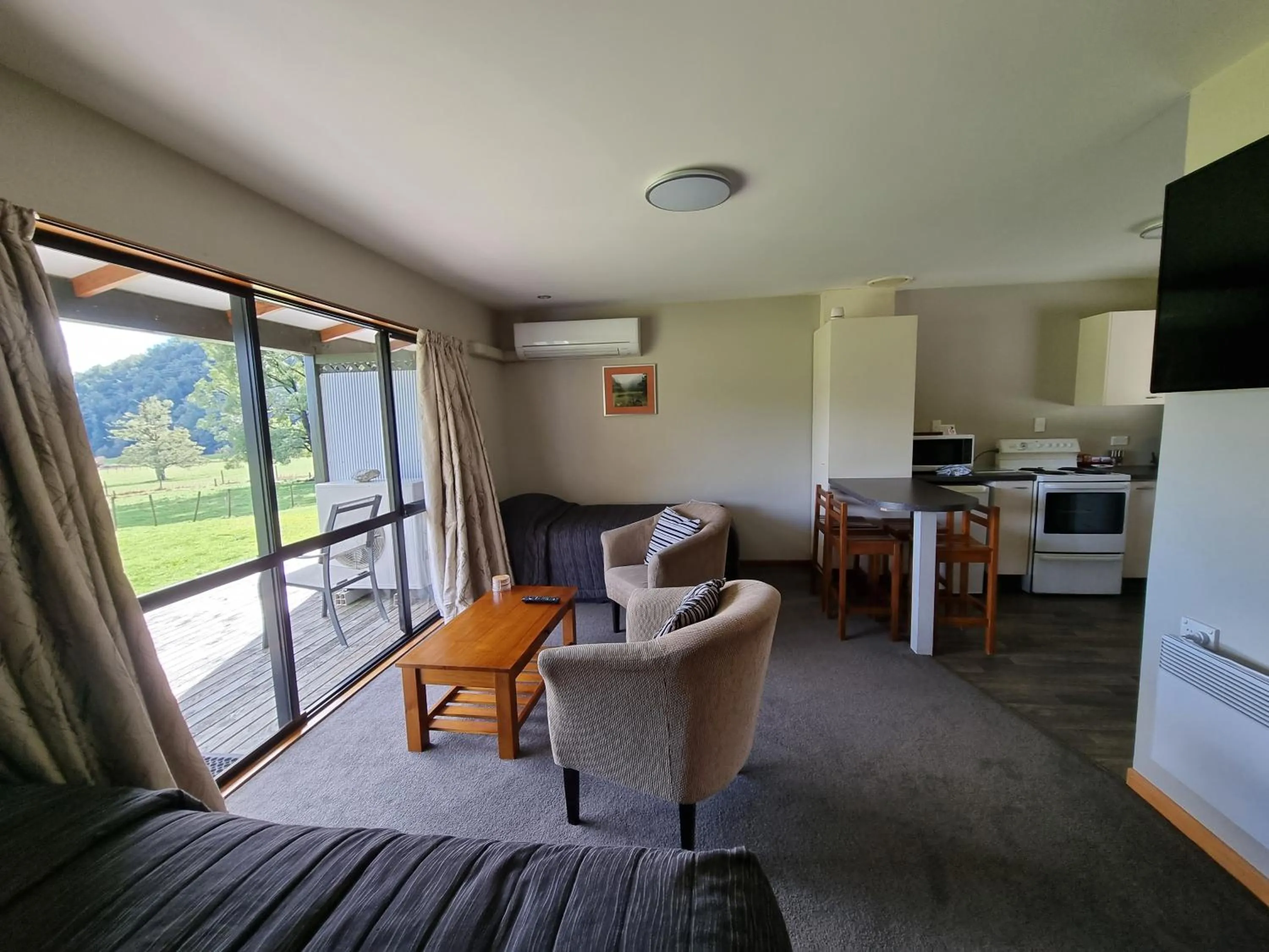 Bed in Lewis Pass Motels