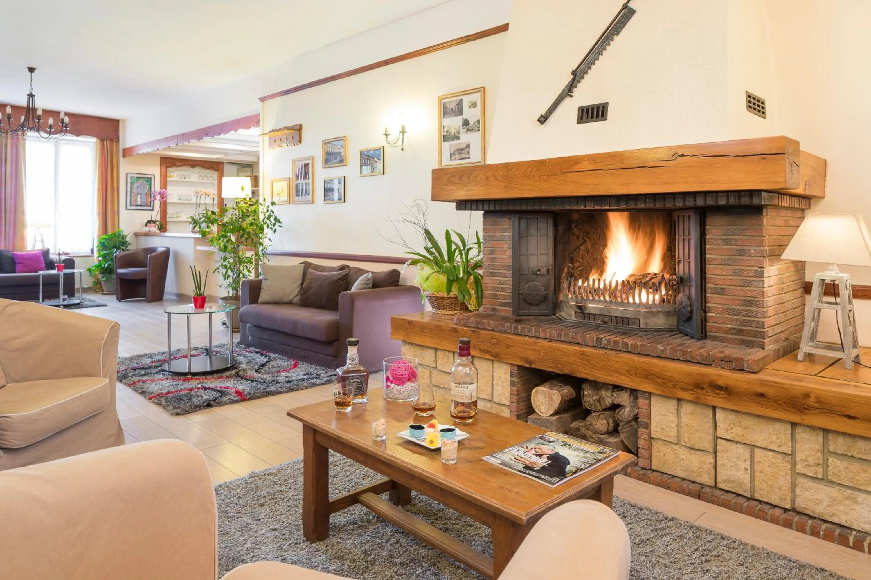 Living room in Logis Hôtel-Restaurant La Sapinière