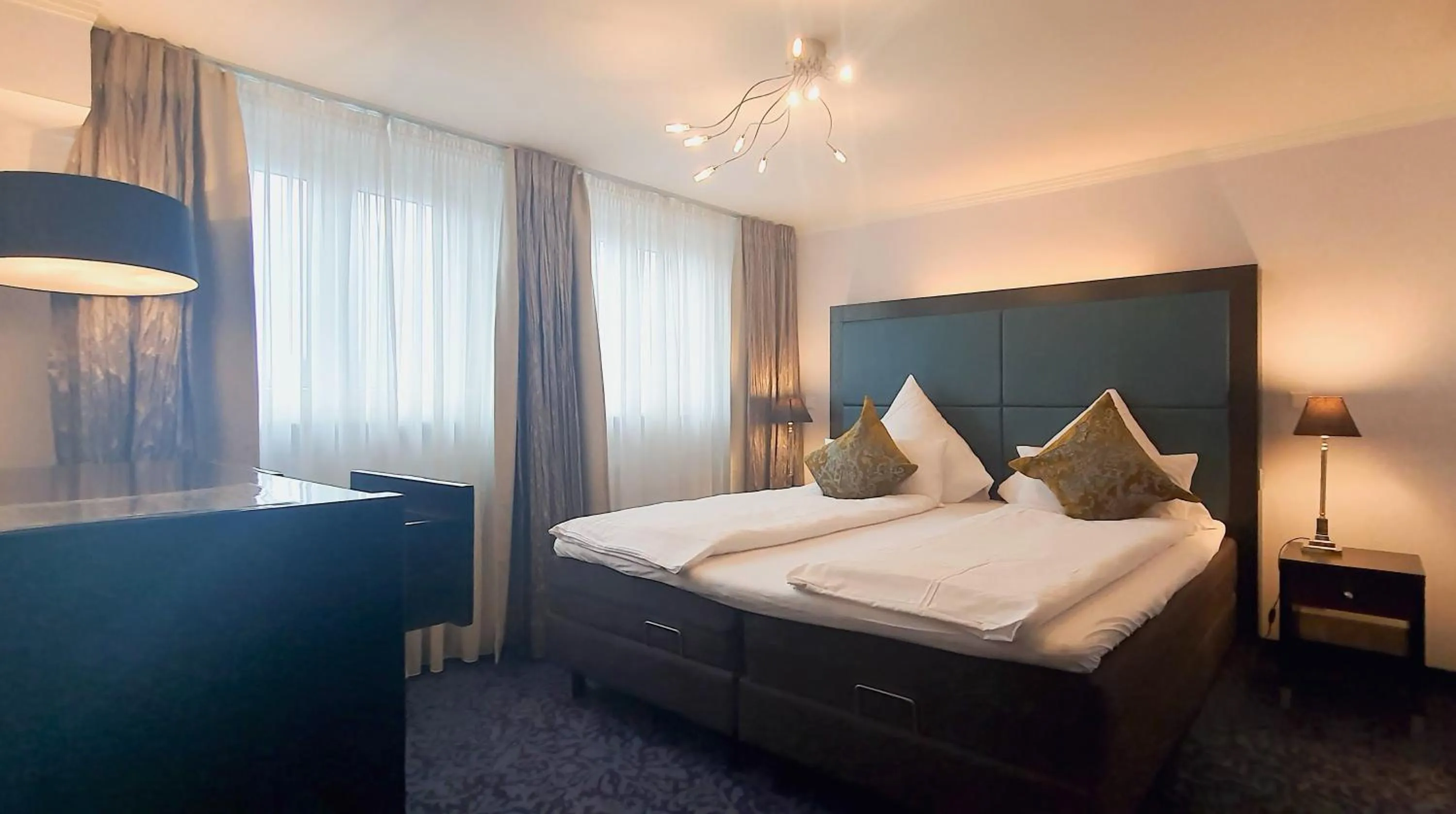 Photo of the whole room, Bed in Top Hotel Krämer