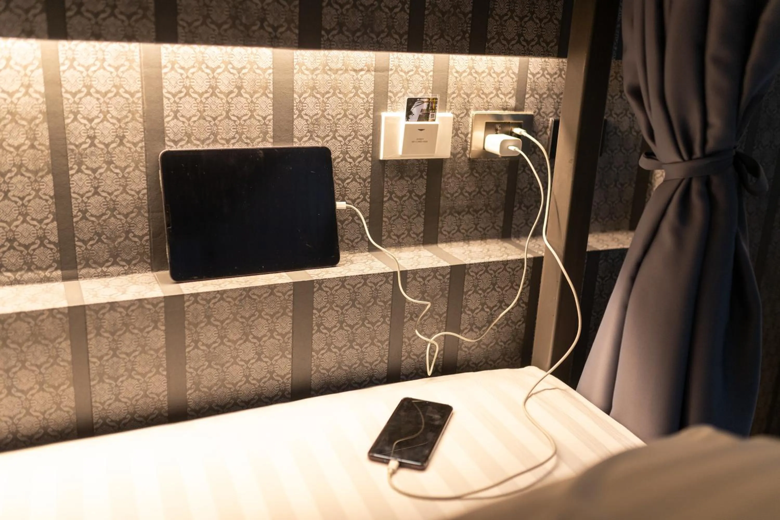 Bed in Baan Kun Mhor Hostel บ้านคุณหมอโฮสเทล