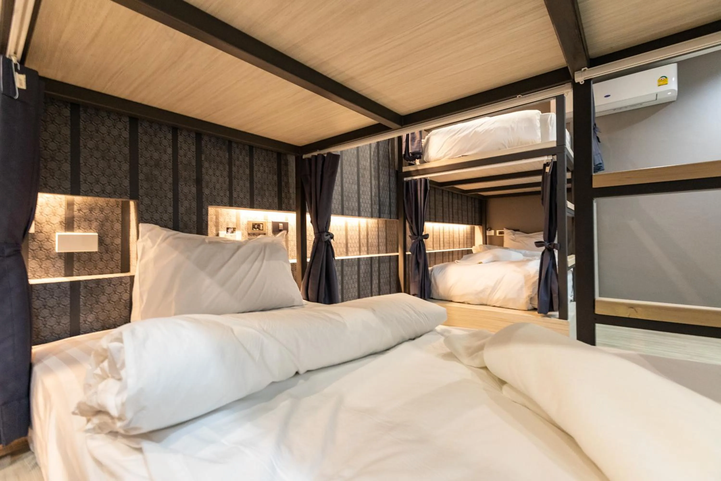 Bed in Baan Kun Mhor Hostel บ้านคุณหมอโฮสเทล