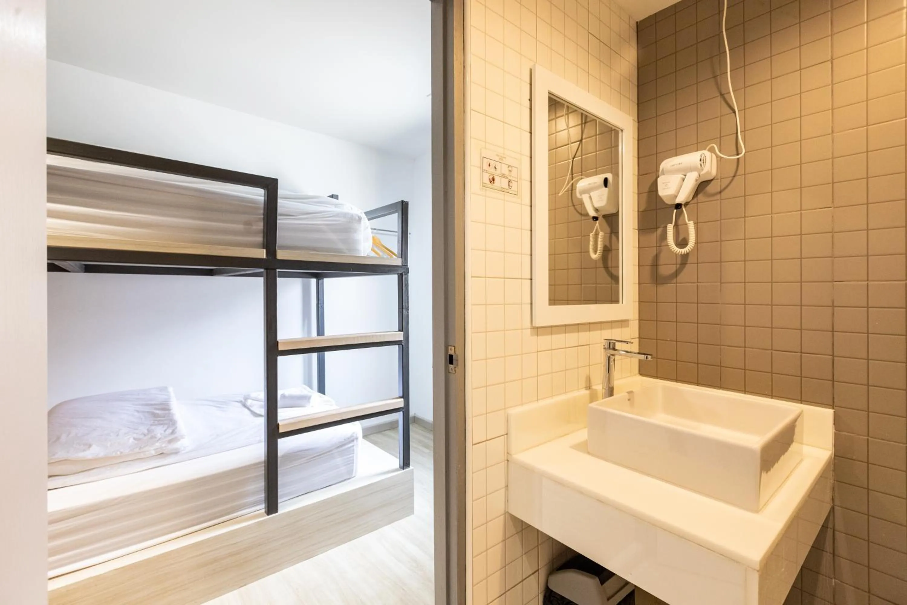 Toilet, Bed in Baan Kun Mhor Hostel บ้านคุณหมอโฮสเทล