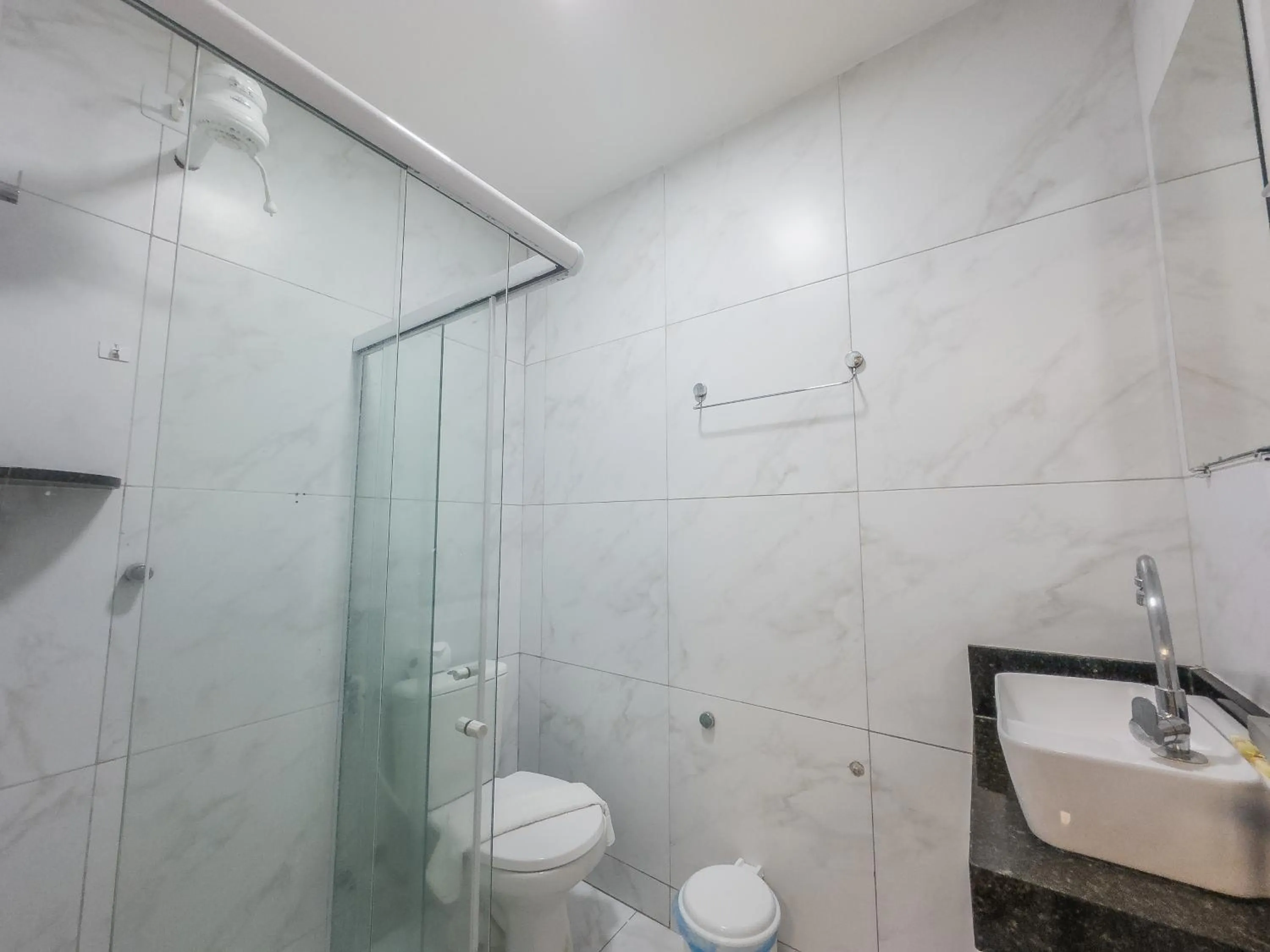 Shower in Pousada da Orla