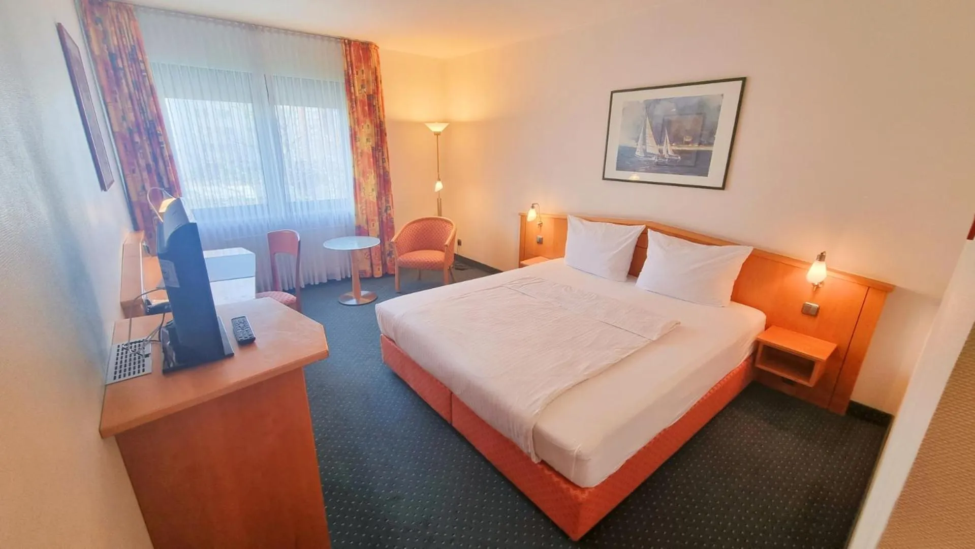 Photo of the whole room, Bed in Hotel Panorama Hamburg-Billstedt