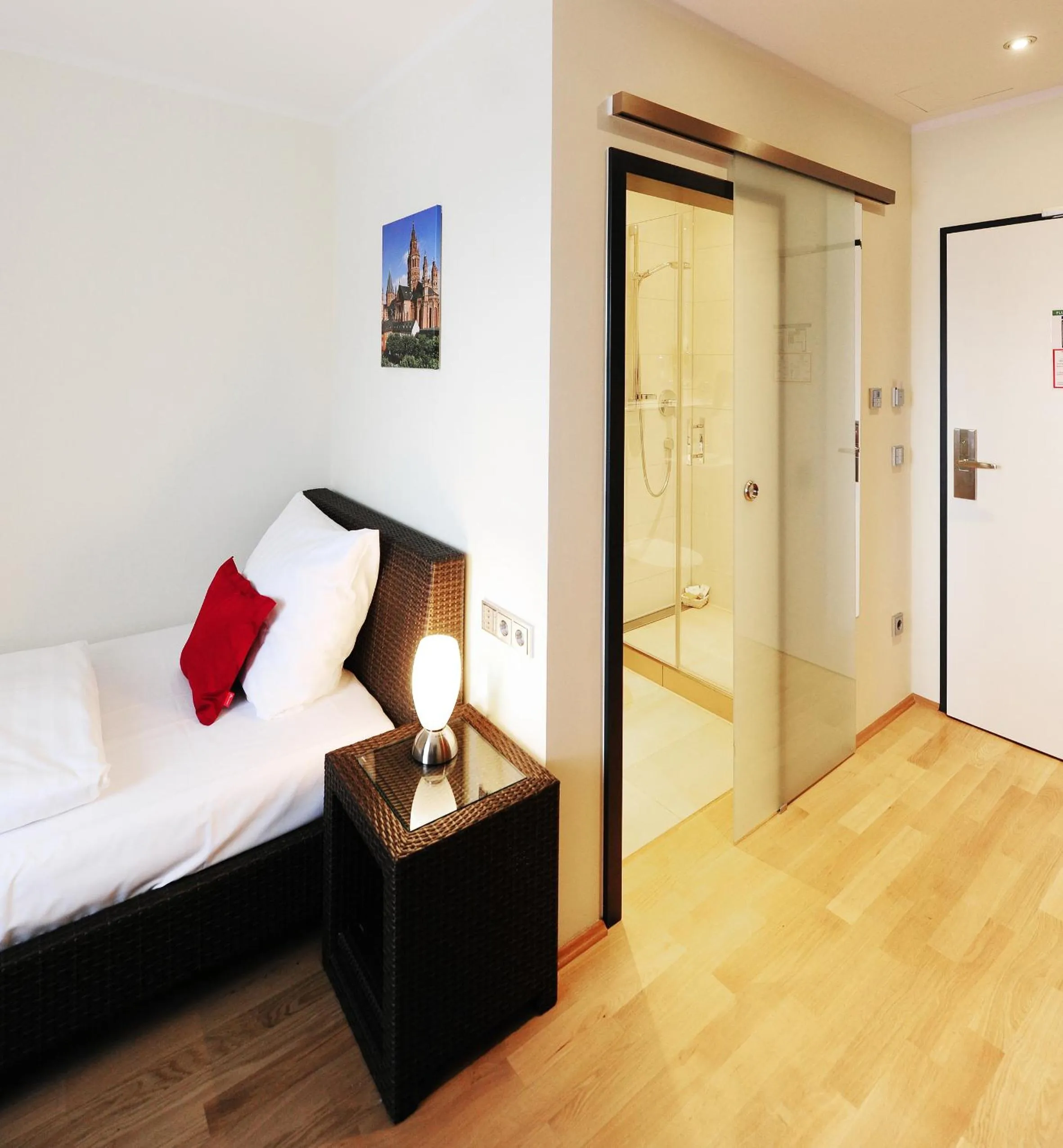 Bedroom, Bed in GuestHouse Mainz