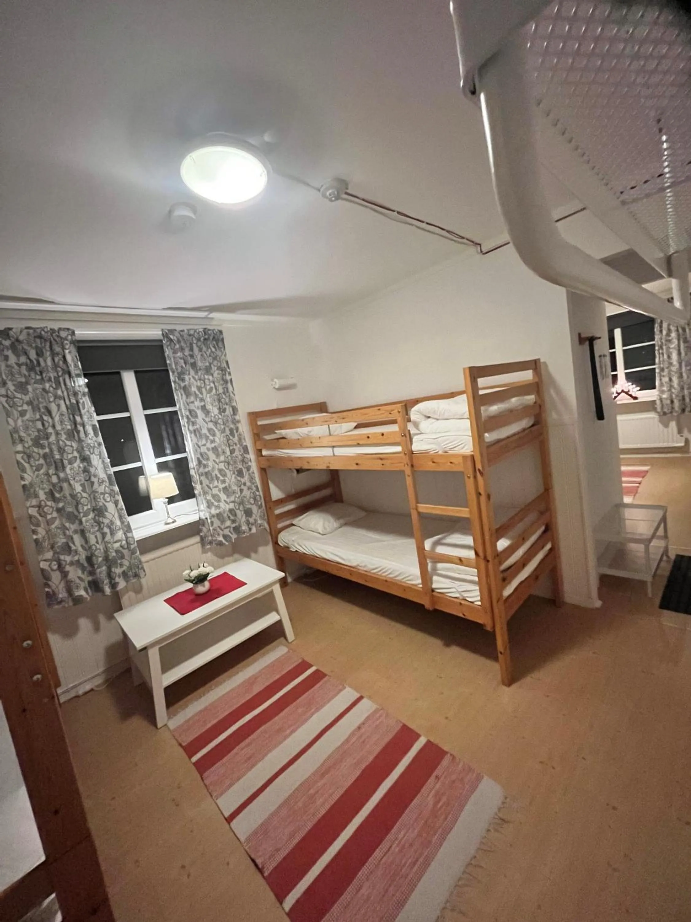 Property building, Bed in Vasacenter B&B