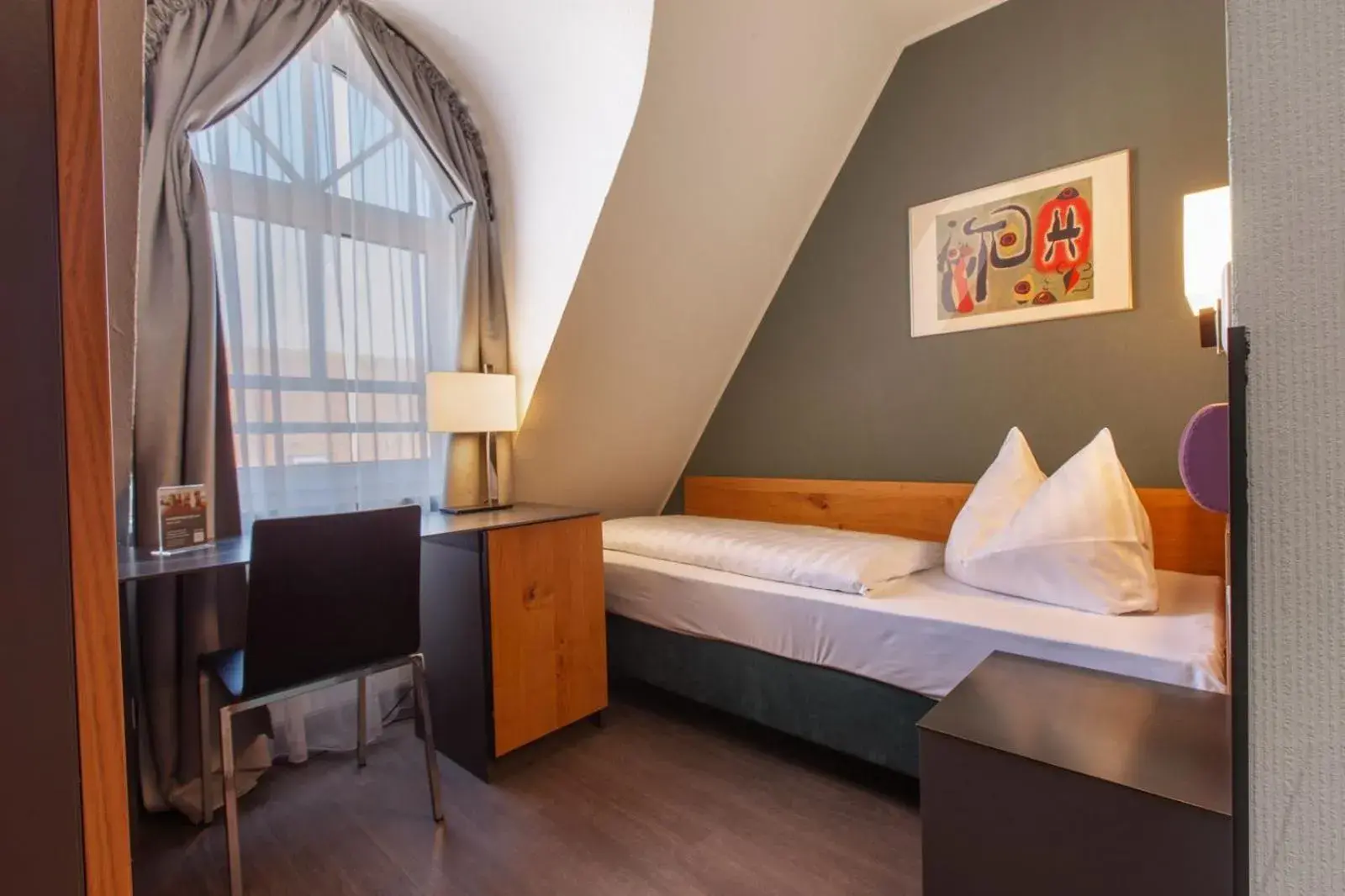 Economy Single Room in Hotel am Jakobsmarkt Economy Single Room in Hotel am Jakobsmarkt