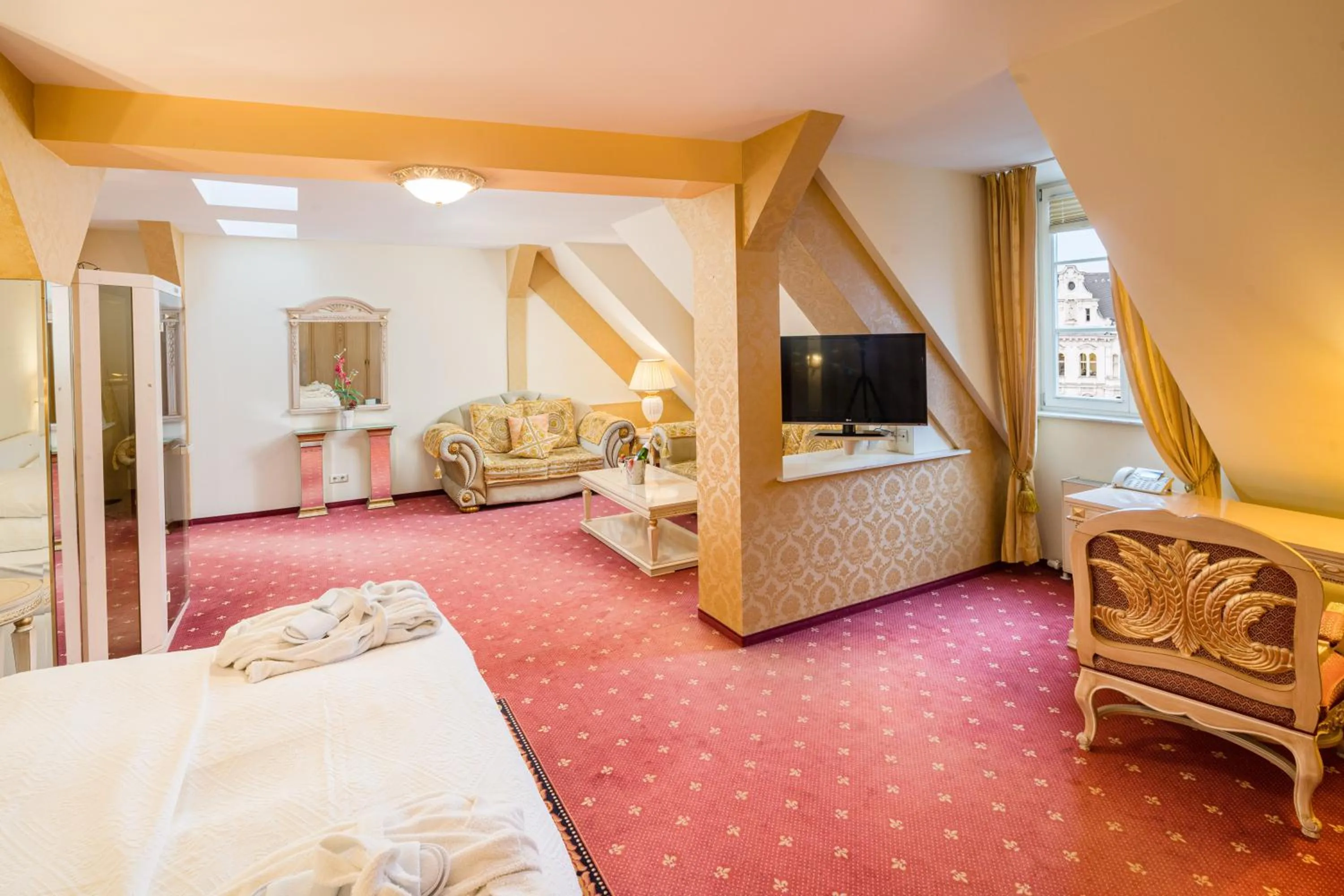 Living room, Bed in Hotel Augusta Am Kurfürstendamm