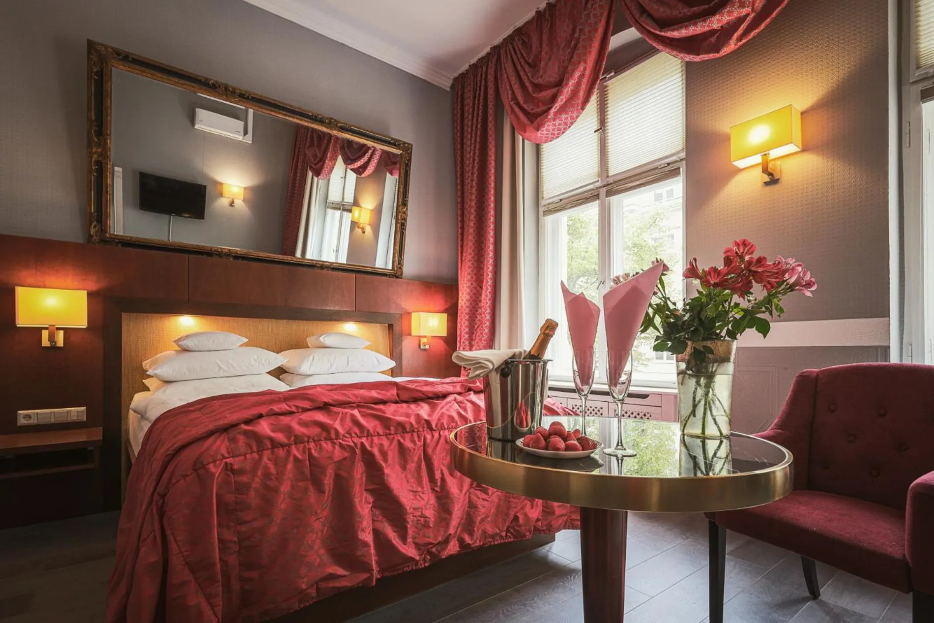 Bedroom, Bed in Hotel Augusta Am Kurfürstendamm