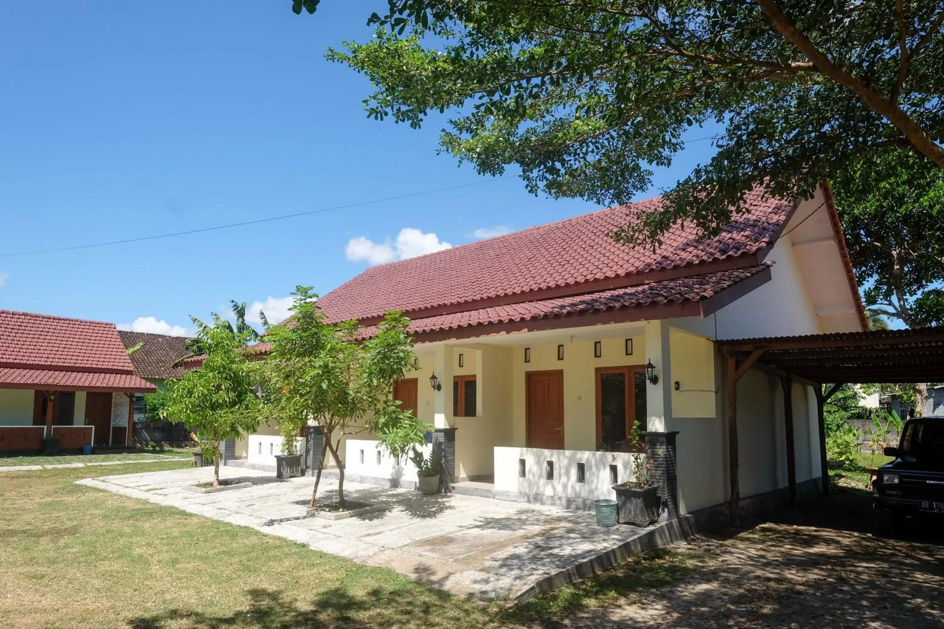 Property Building in RedDoorz Syariah near Alun Alun Wonosari