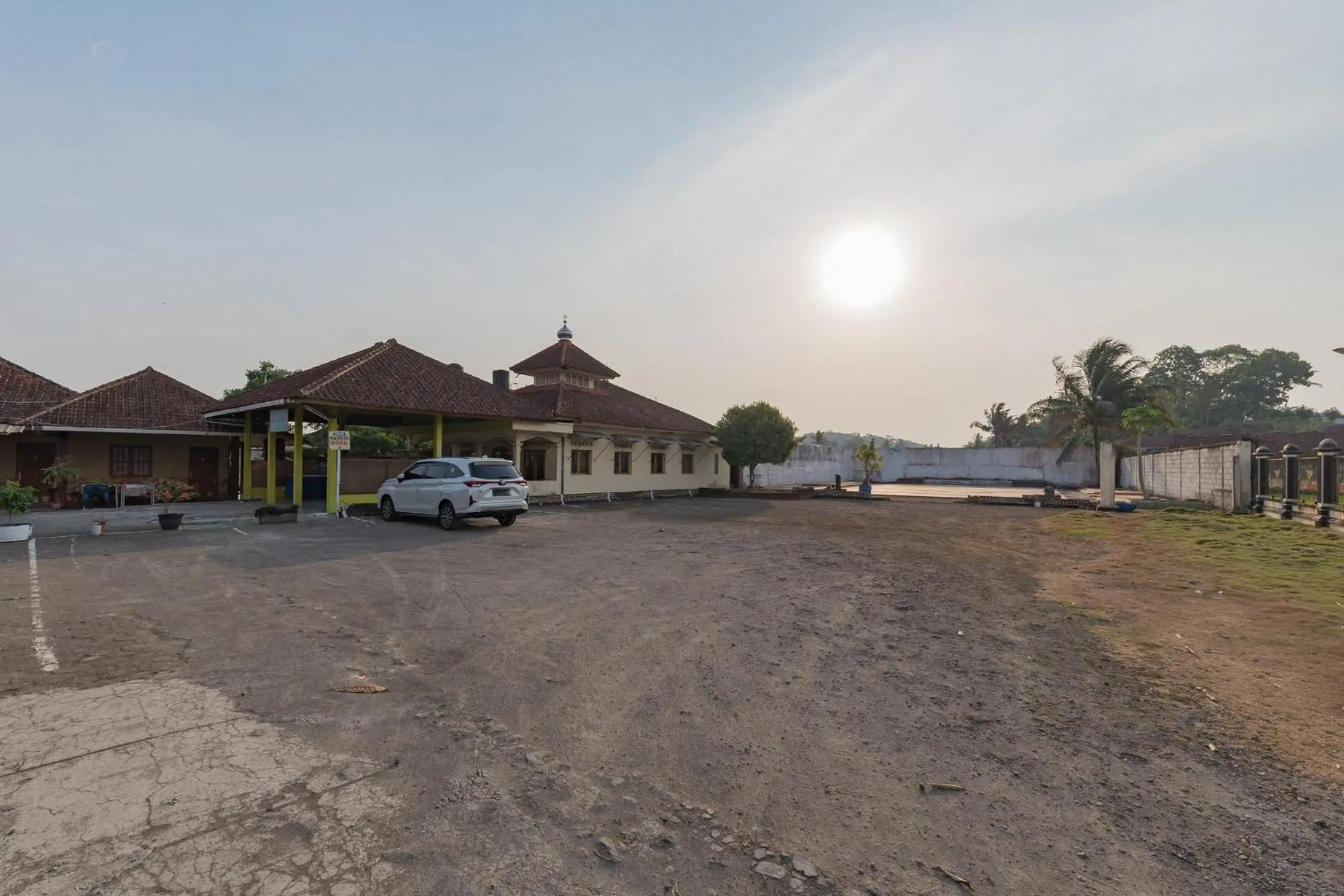 Parking in RedDoorz Syariah at Bumi Eyang Enin Homestay Tasikmalaya