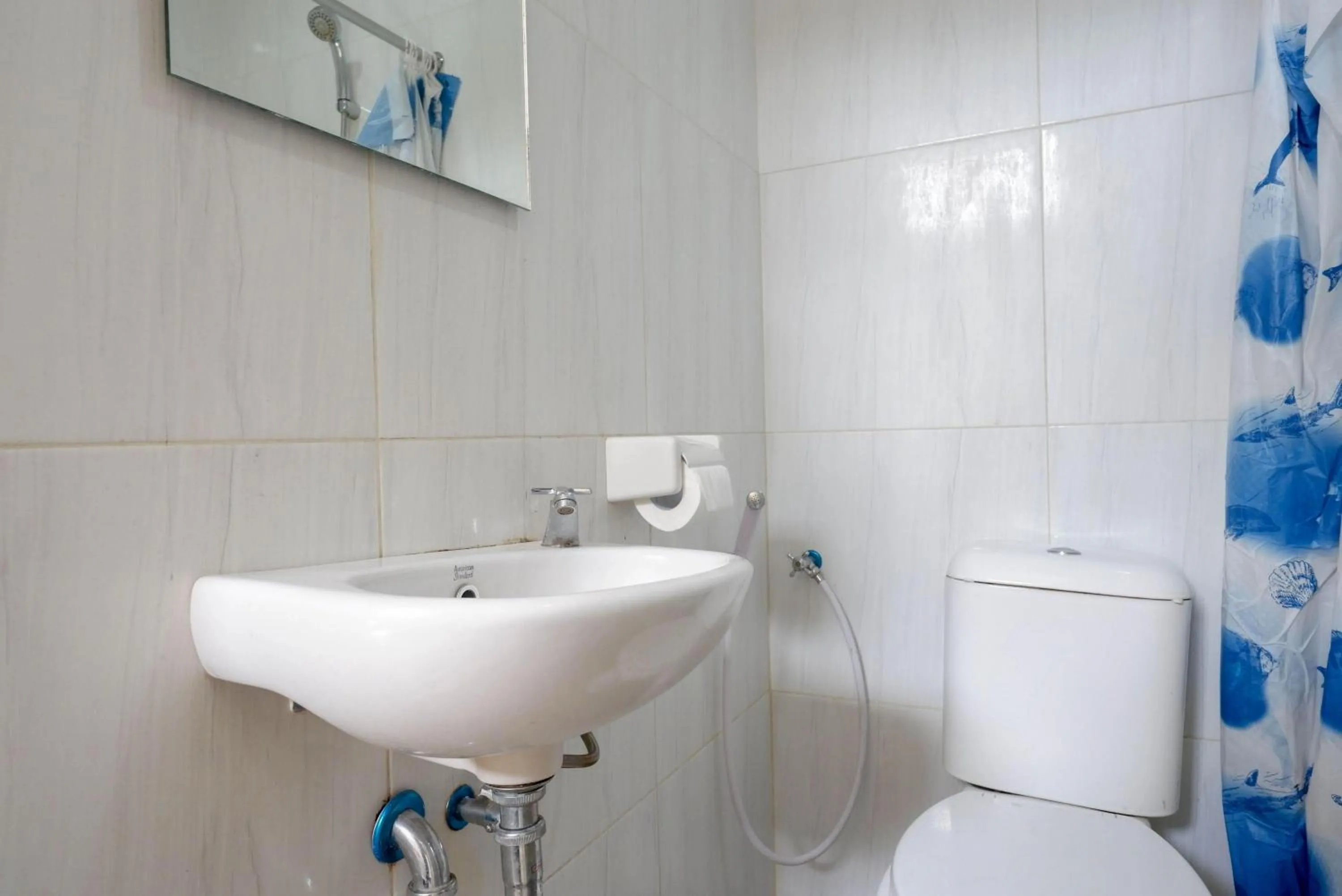 Bathroom in RedDoorz at Karangploso 2