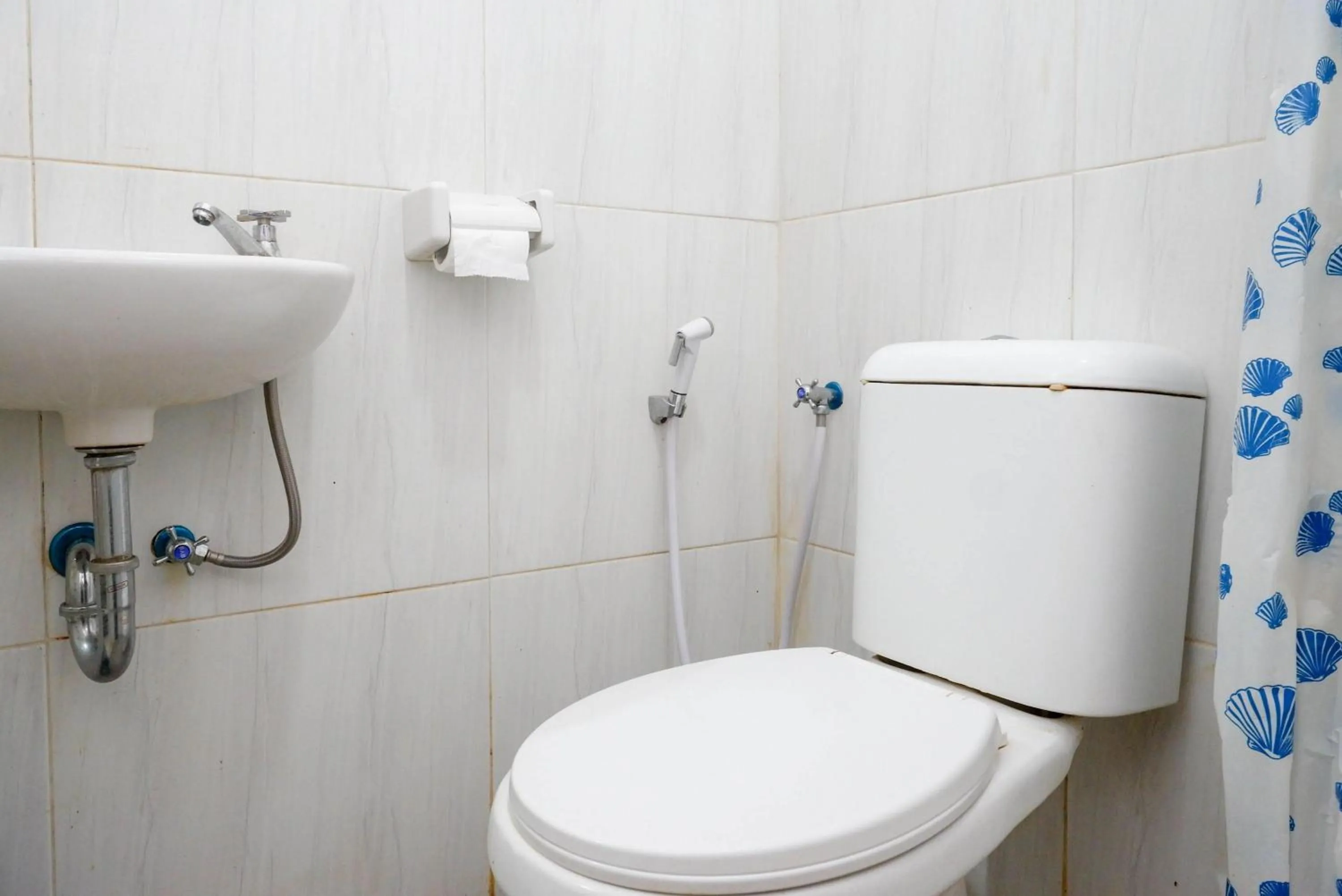 Bathroom in RedDoorz at Karangploso 2