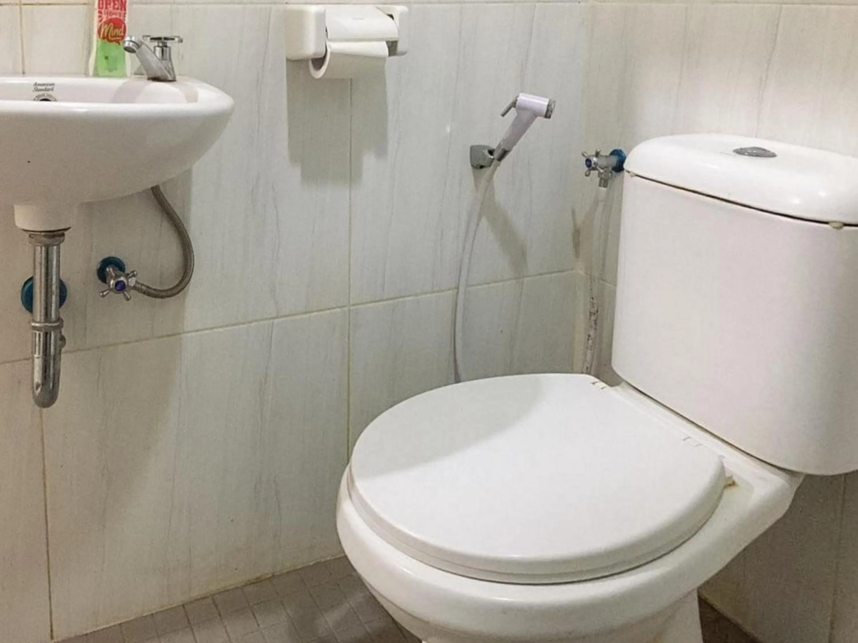 Bathroom in RedDoorz at Karangploso 2