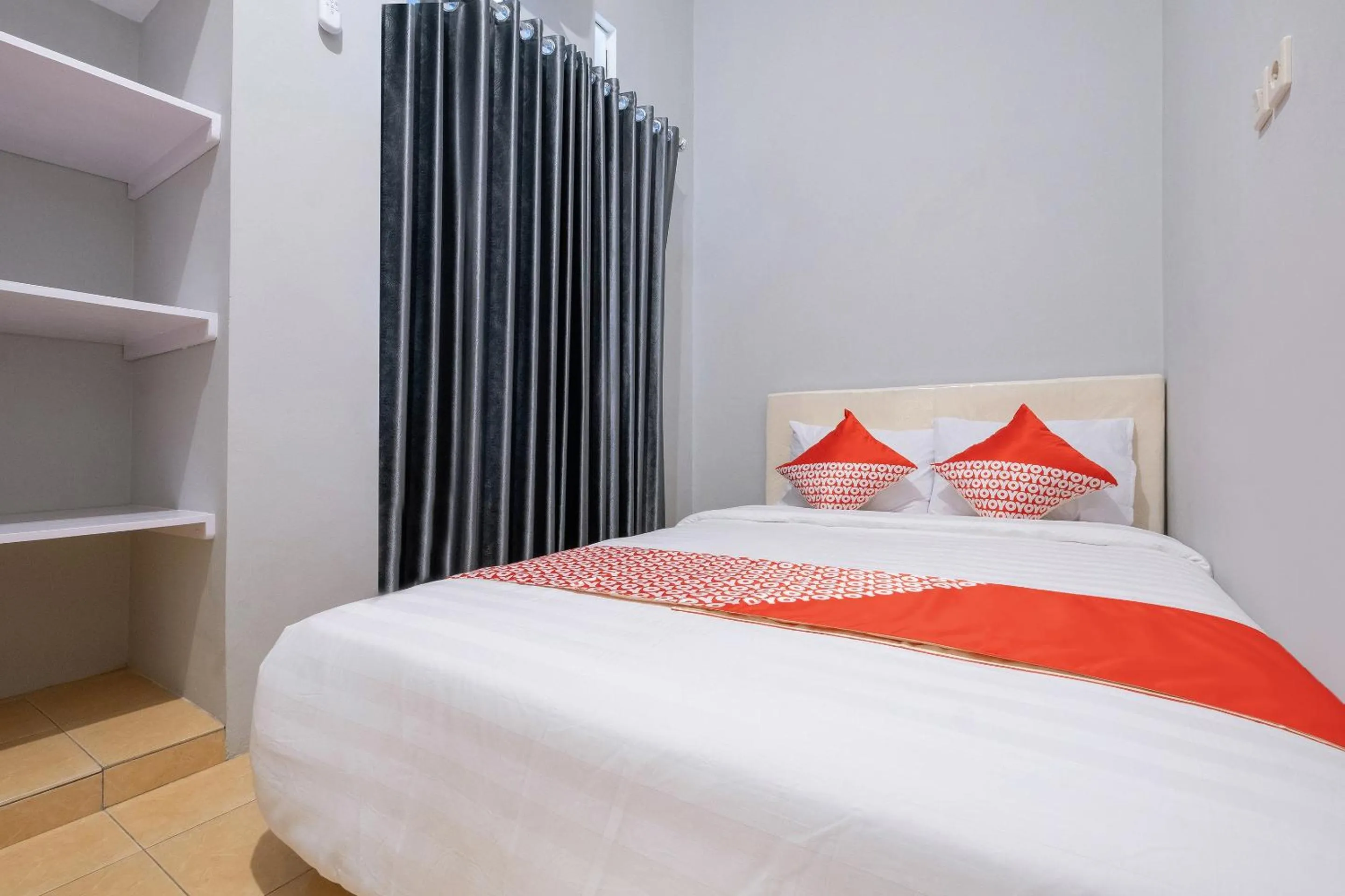 Bedroom, Bed in Hotel O Nareswari Guest House Syariah