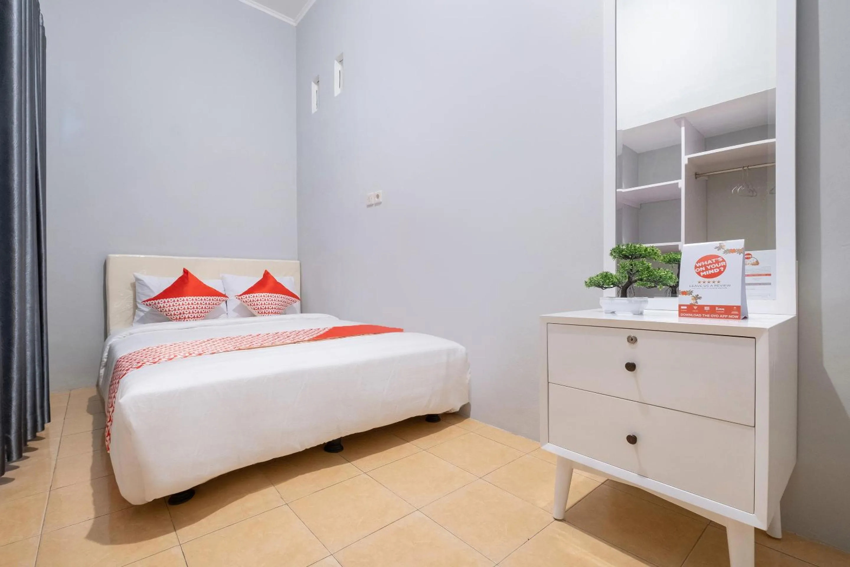 Bedroom, Bed in Hotel O Nareswari Guest House Syariah