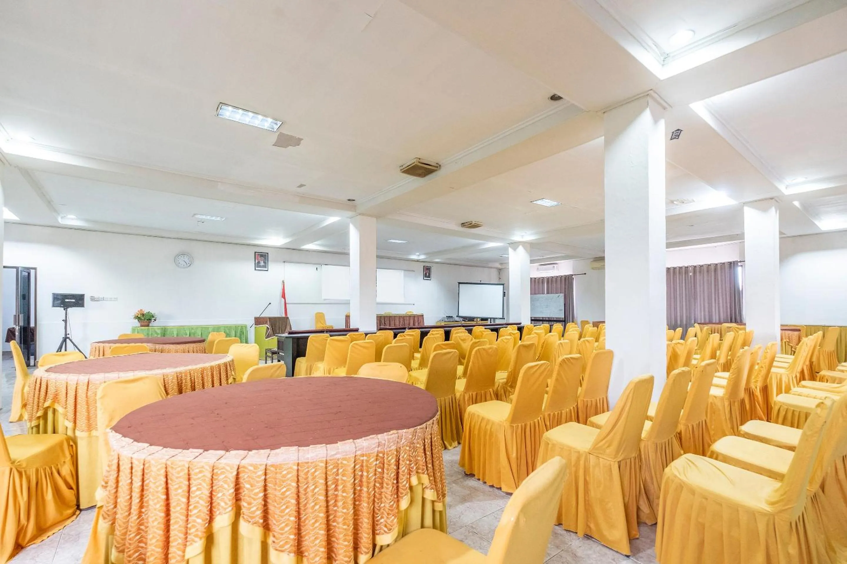 Banquet/Function facilities in Hotel O Transit 2